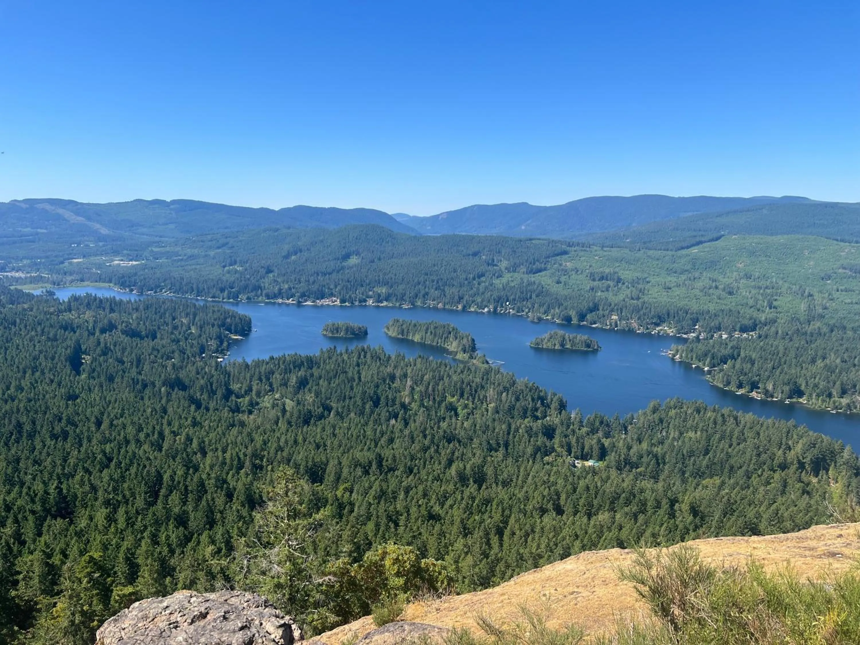 Neighbourhood in Shawnigan Suite B & B