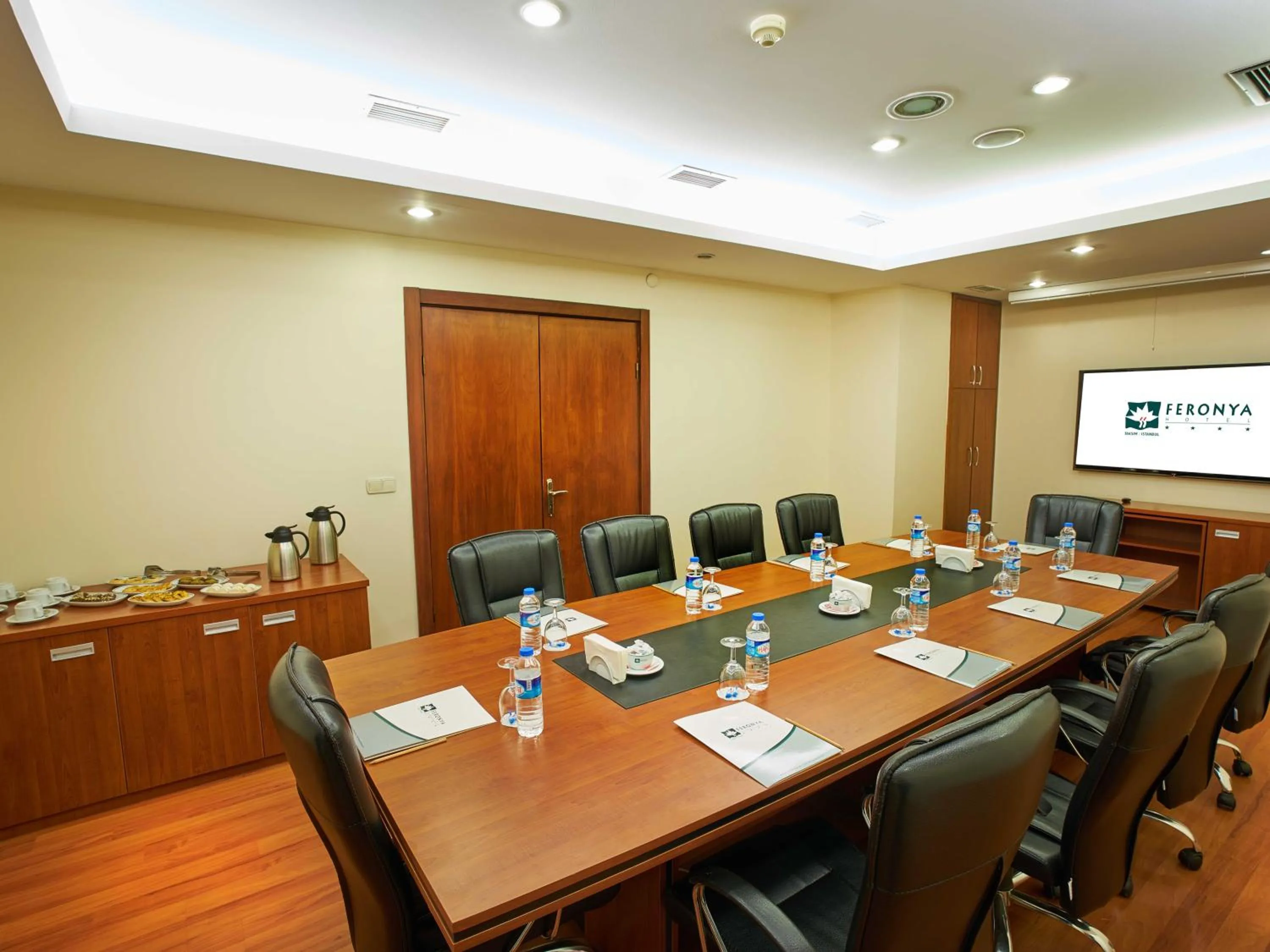Business facilities in Feronya Hotel