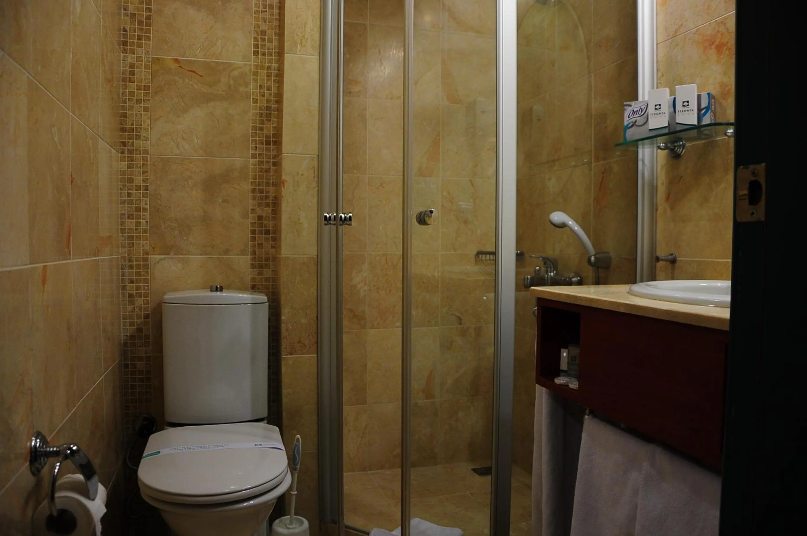 Bathroom in Feronya Hotel