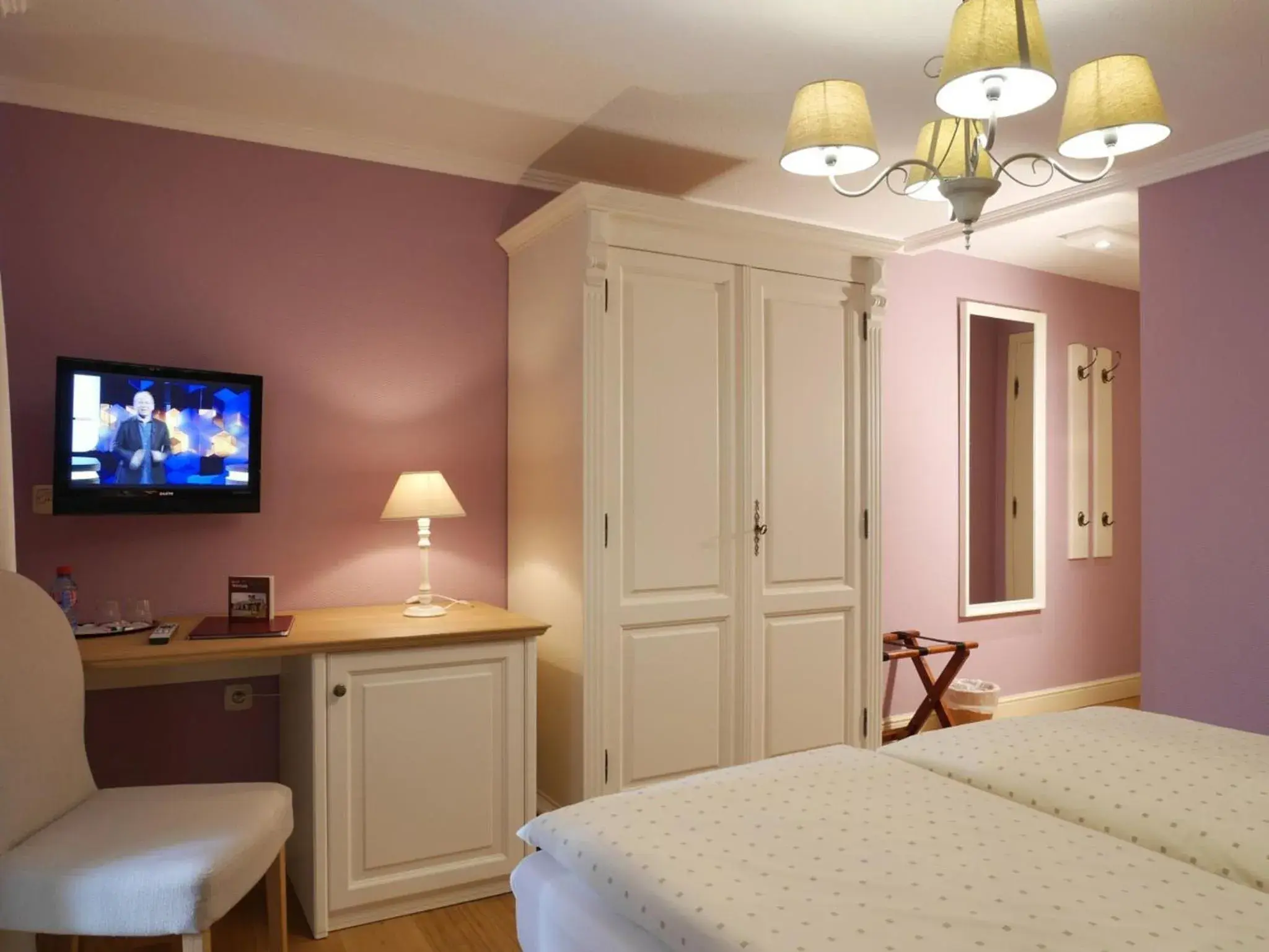 Standard Double Room in Hotel Eifelland Standard Double Room in Hotel Eifelland