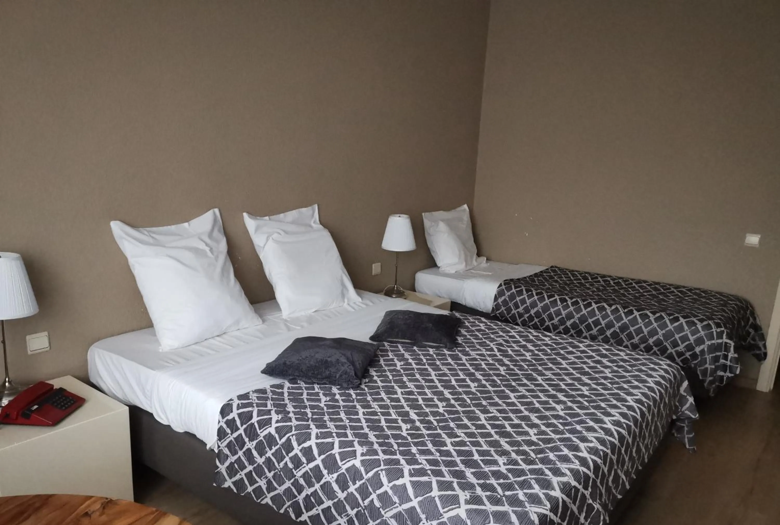 Bedroom, Bed in Hôtel La Côte d'Or