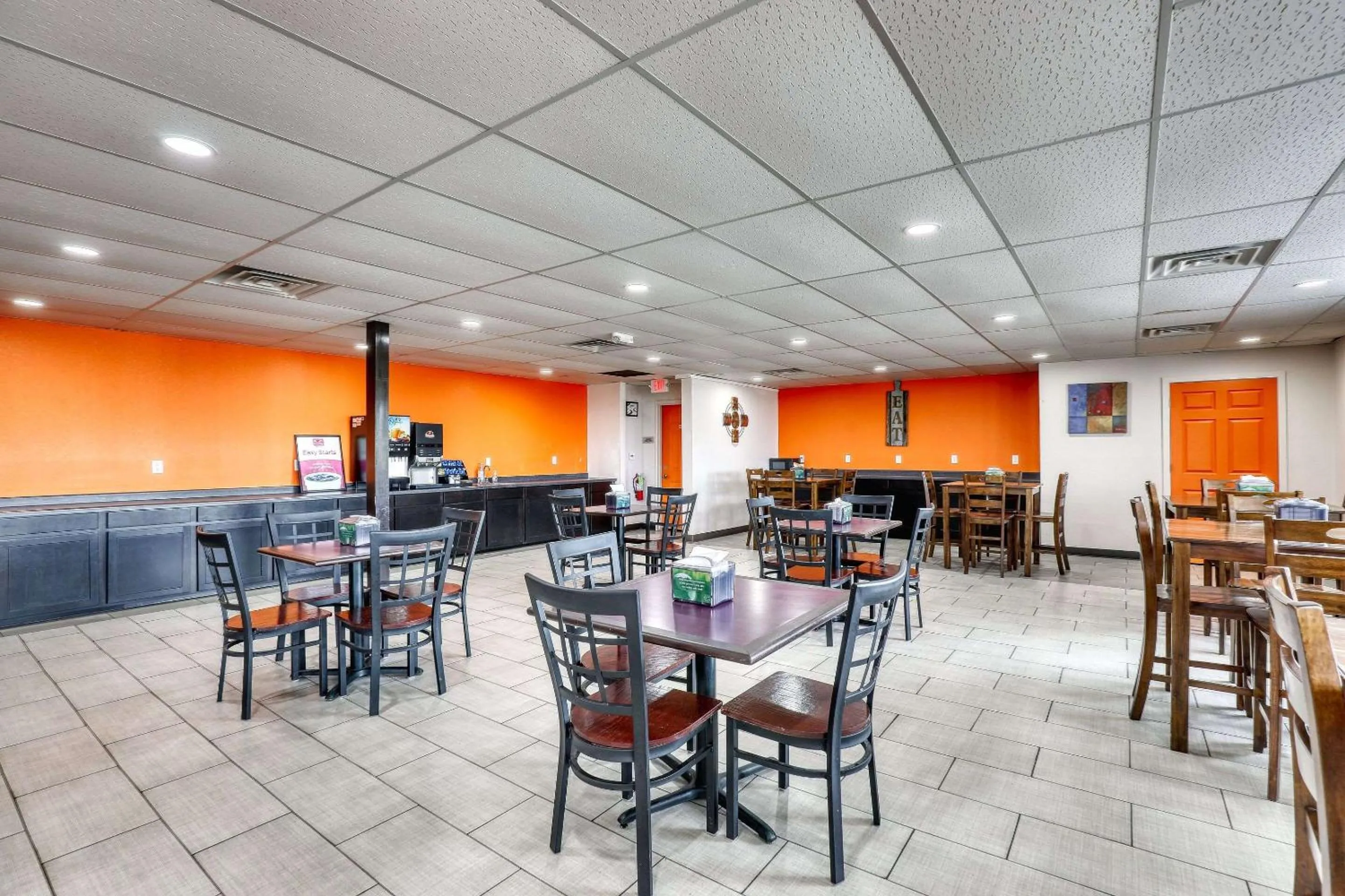 Breakfast in Econo Lodge Neenah