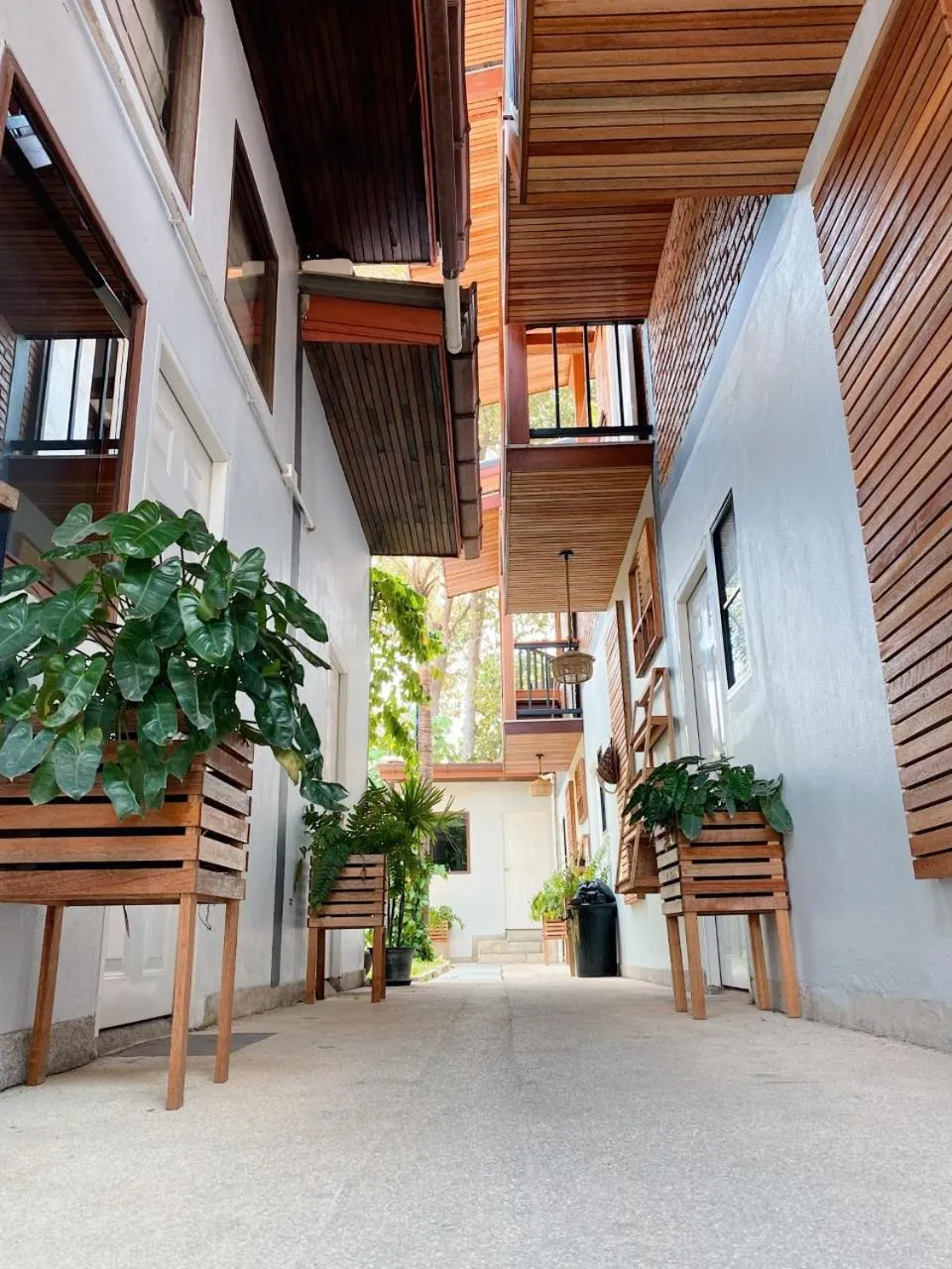 Property building in The Reef Hotel & Studios