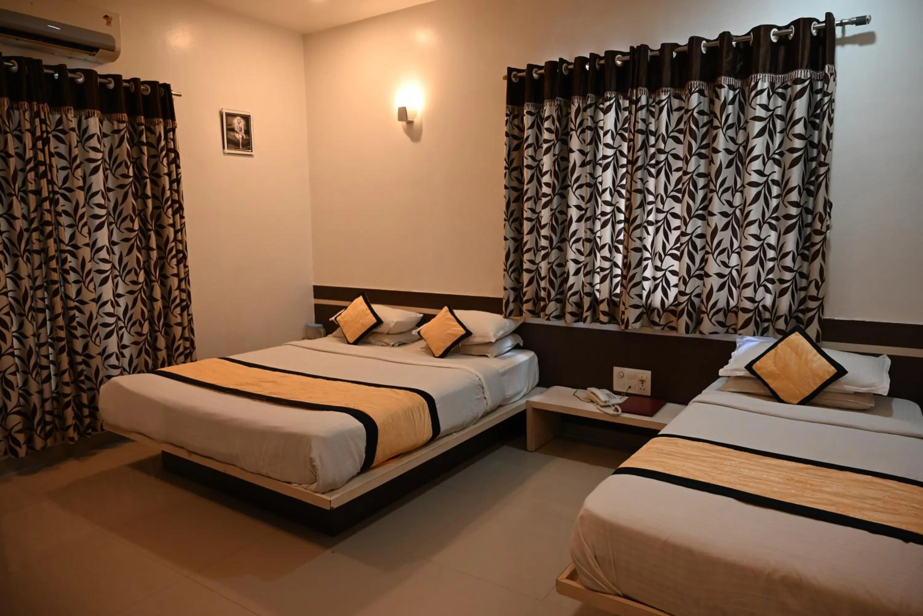 Property building, Bed in Hotel Shradha Saburi Palace