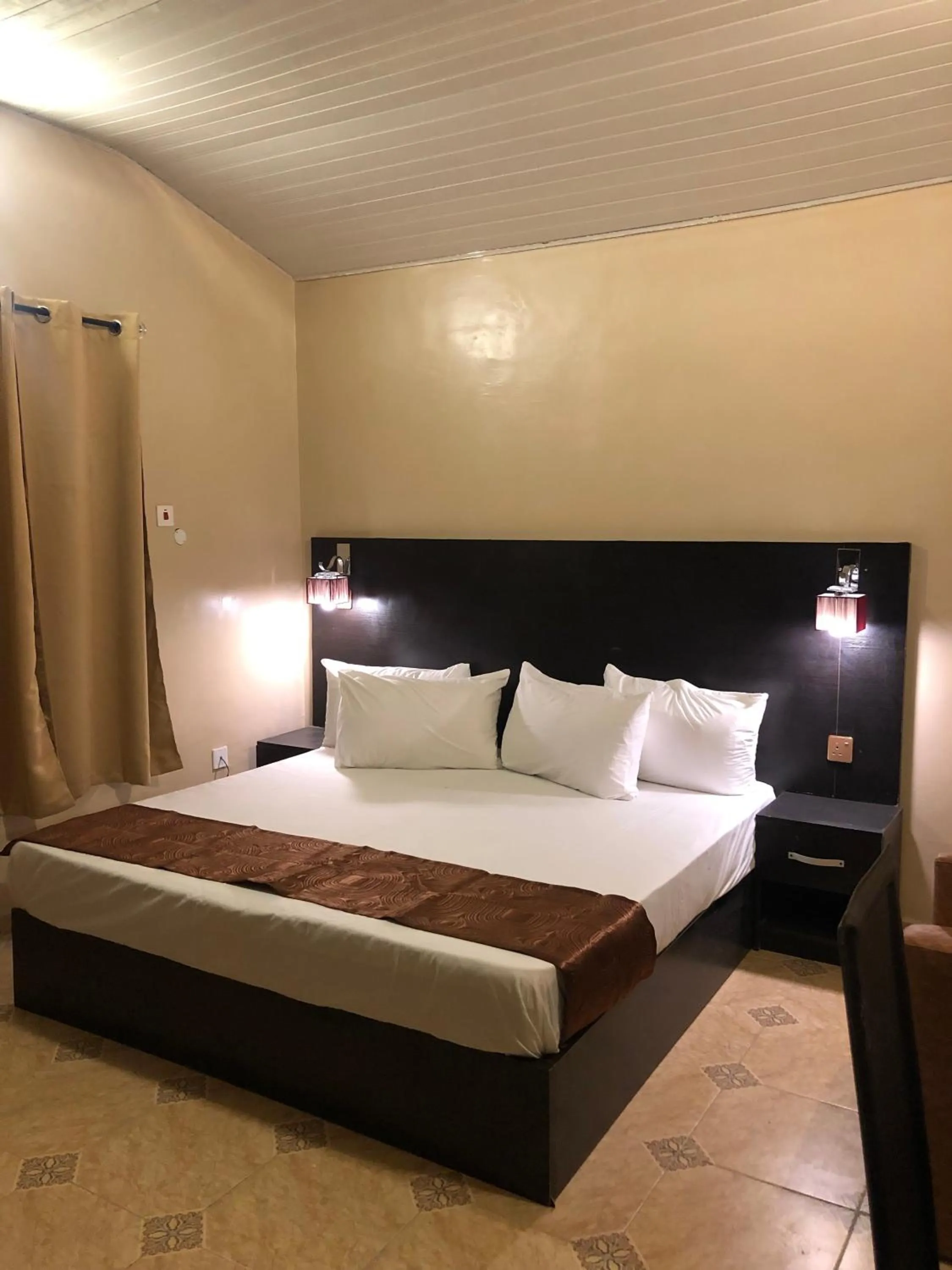 Bedroom, Bed in Posh Apartments Business Hotel