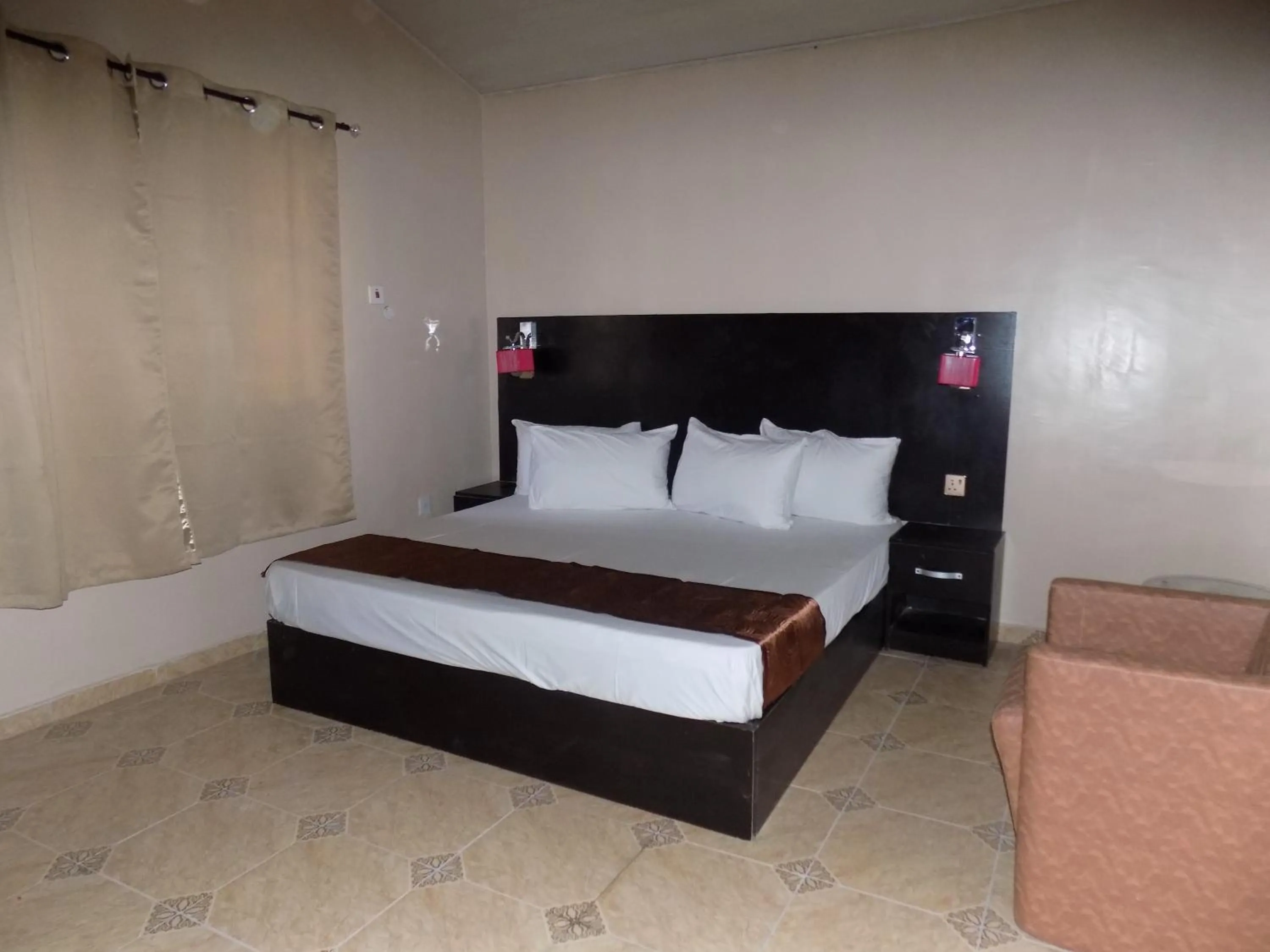 Bedroom, Bed in Posh Apartments Business Hotel