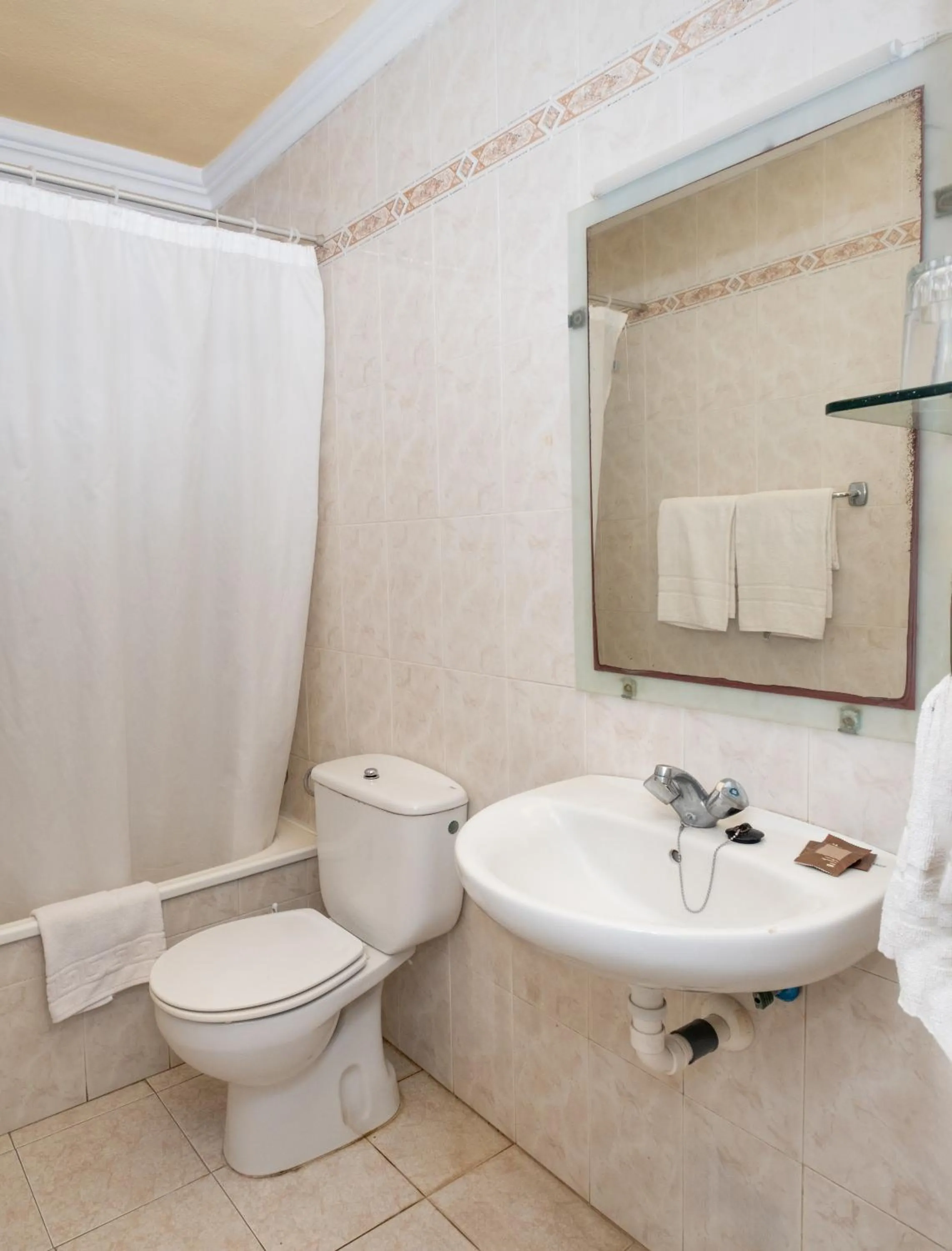 Bathroom in Apartamentos Teneguia