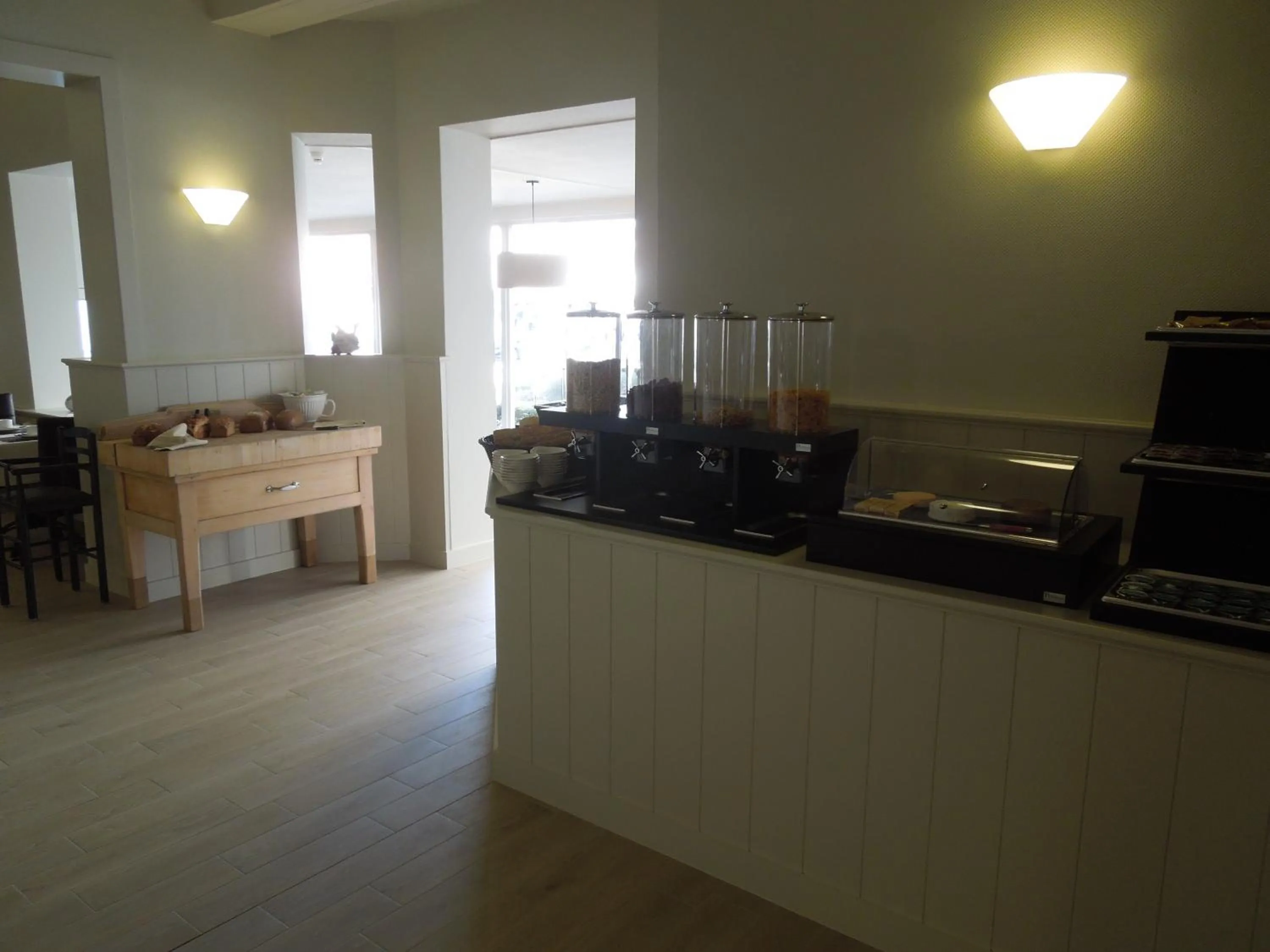 Restaurant/places to eat in Hotel Heritage