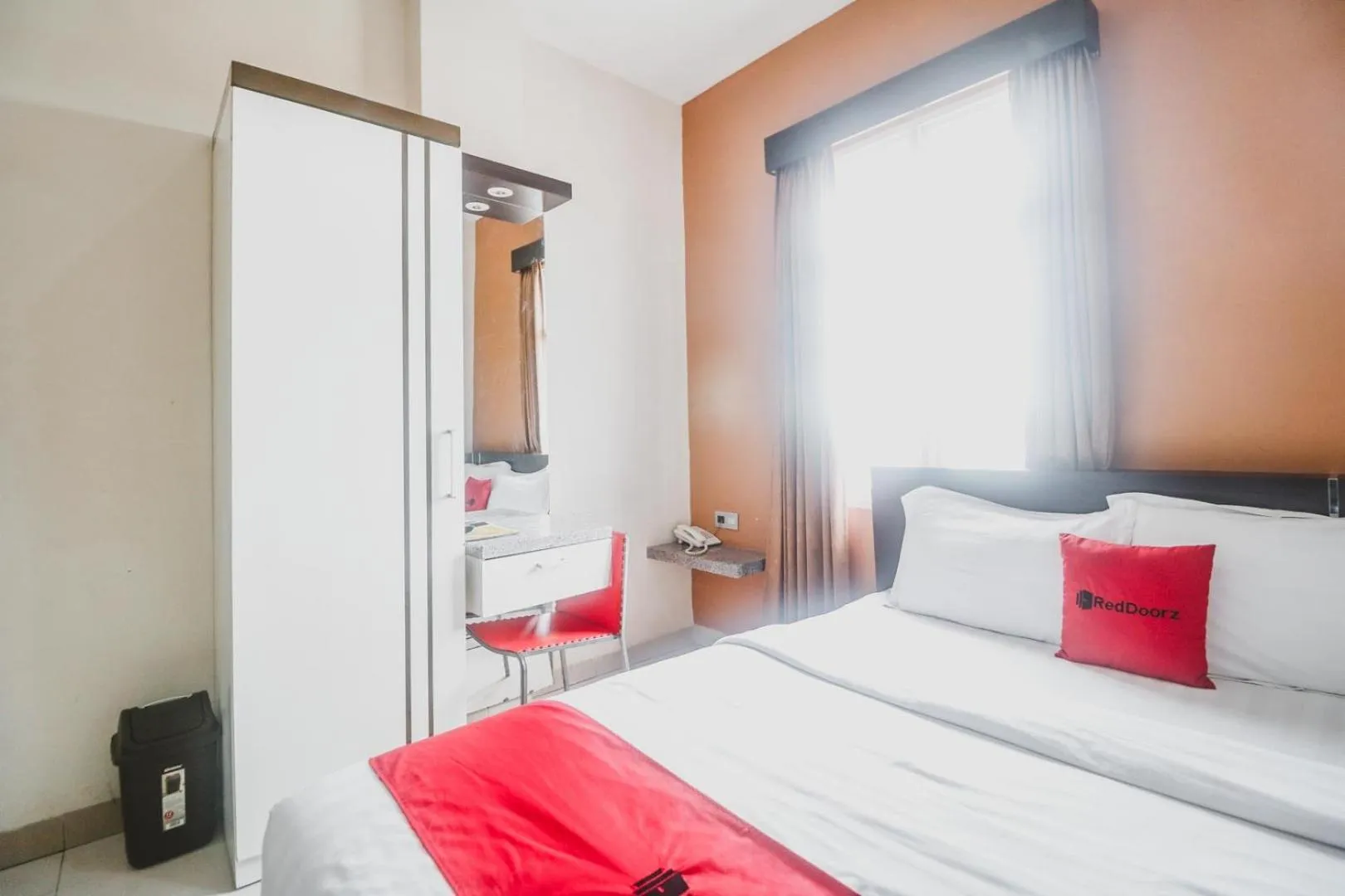 Bedroom, Bed in RedDoorz Plus near Universitas Negeri Makassar