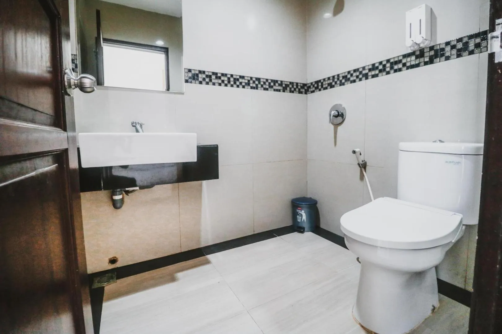 Bathroom in RedDoorz Plus near Universitas Negeri Makassar