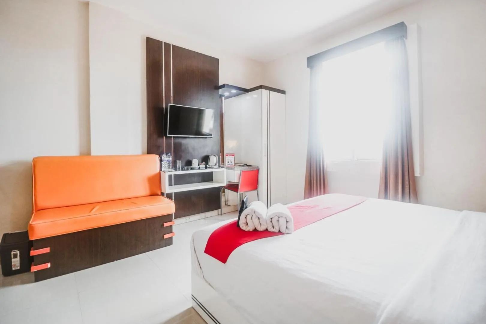 Bedroom, Bed in RedDoorz Plus near Universitas Negeri Makassar