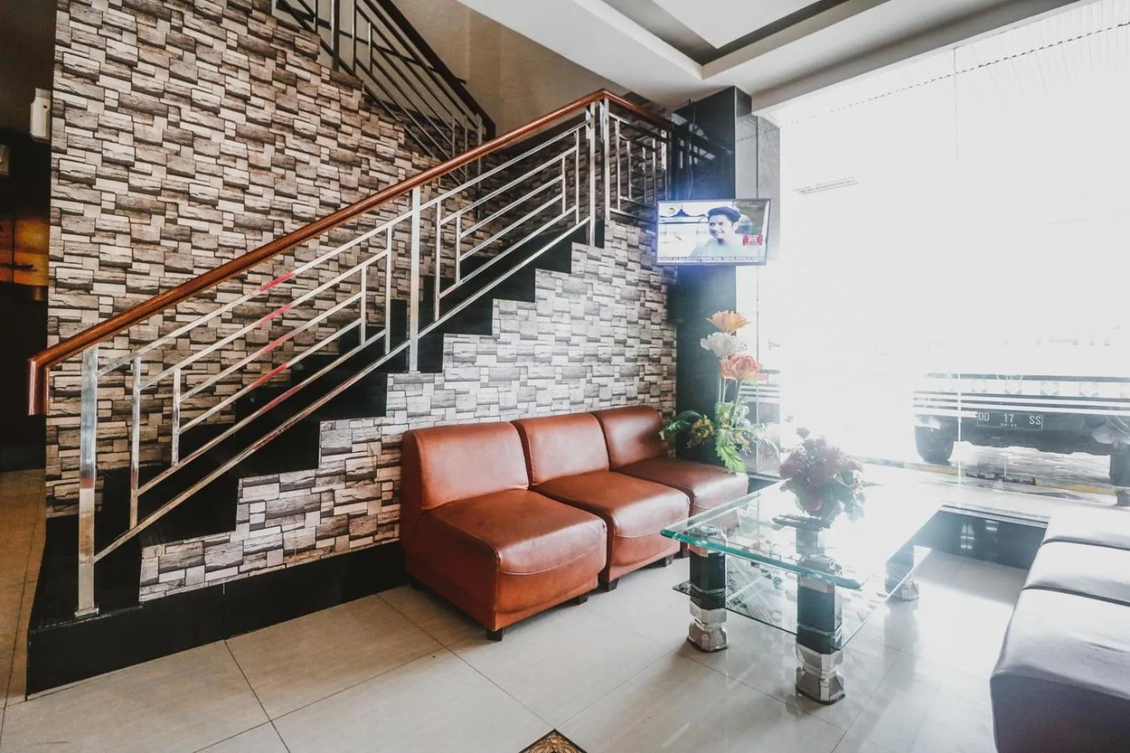 Lobby or reception in RedDoorz Plus near Universitas Negeri Makassar