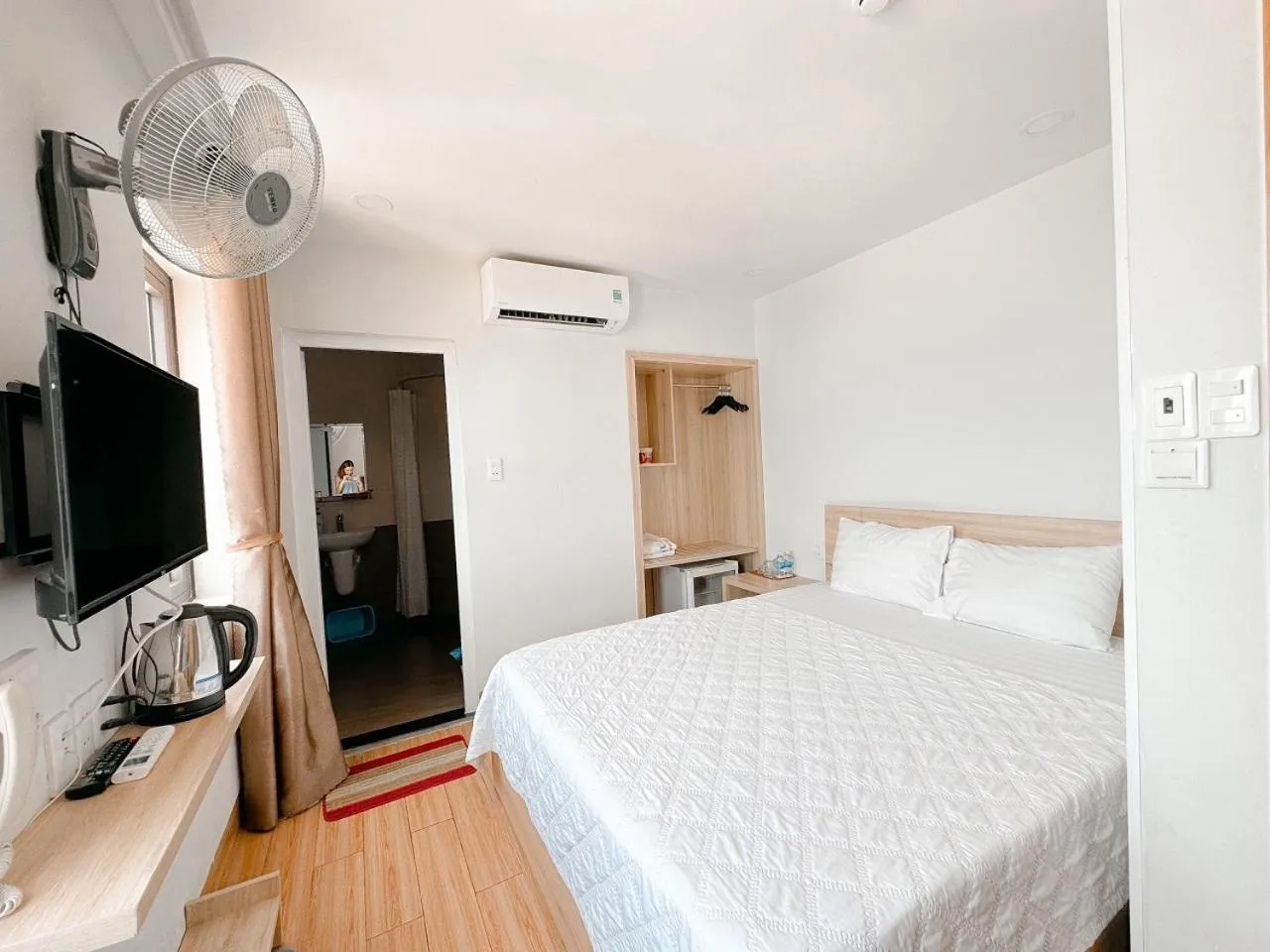 Bedroom, Bed in AQUA Seaview Hotel