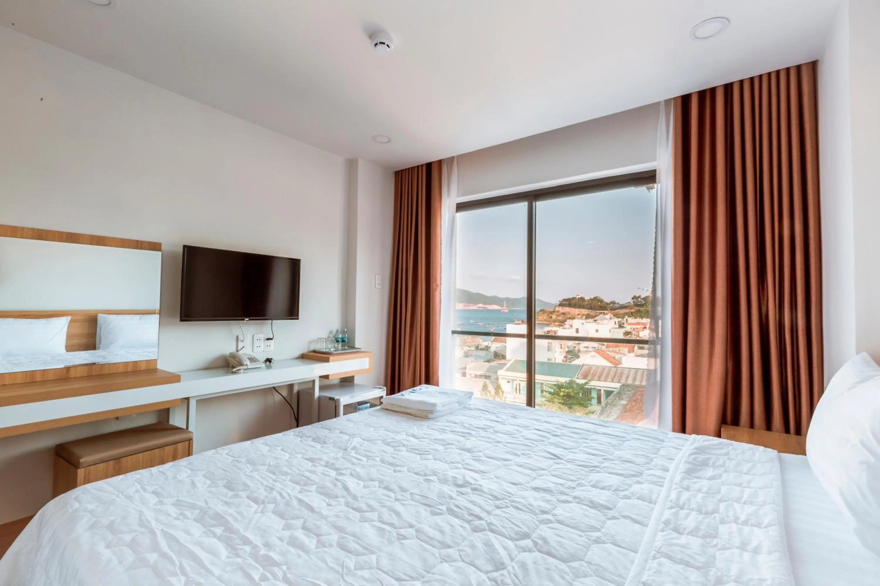 Nearby landmark, Bed in AQUA Seaview Hotel