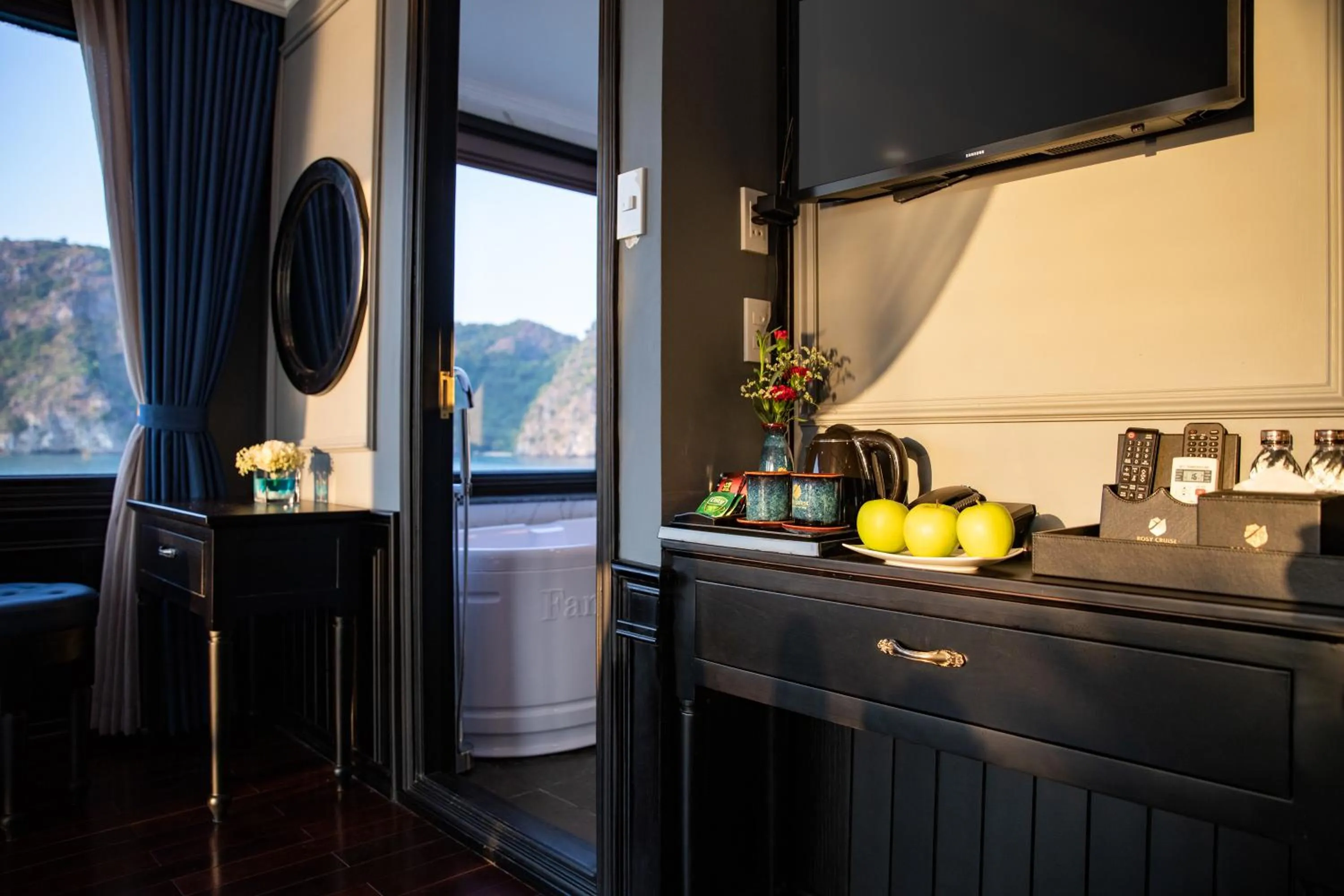 Natural landscape in Rosy Cruises