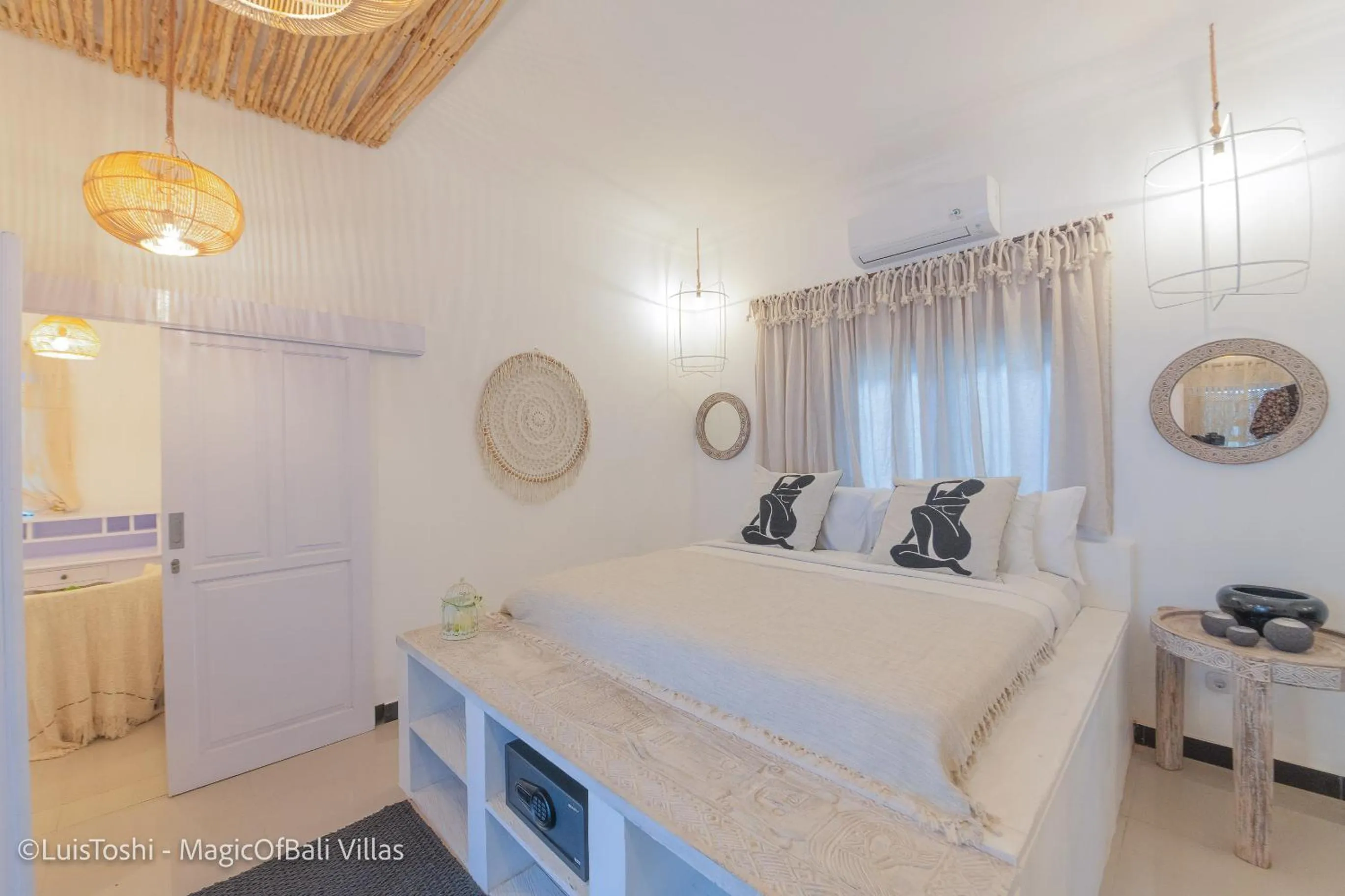 Bed in Smiling Cactus Villas Seminyak