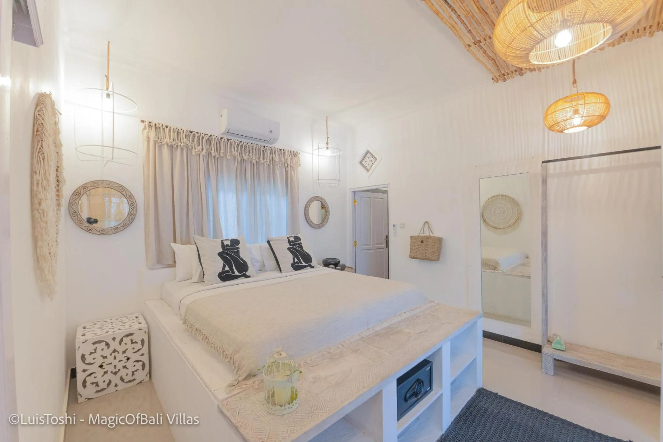 Bed in Smiling Cactus Villas Seminyak