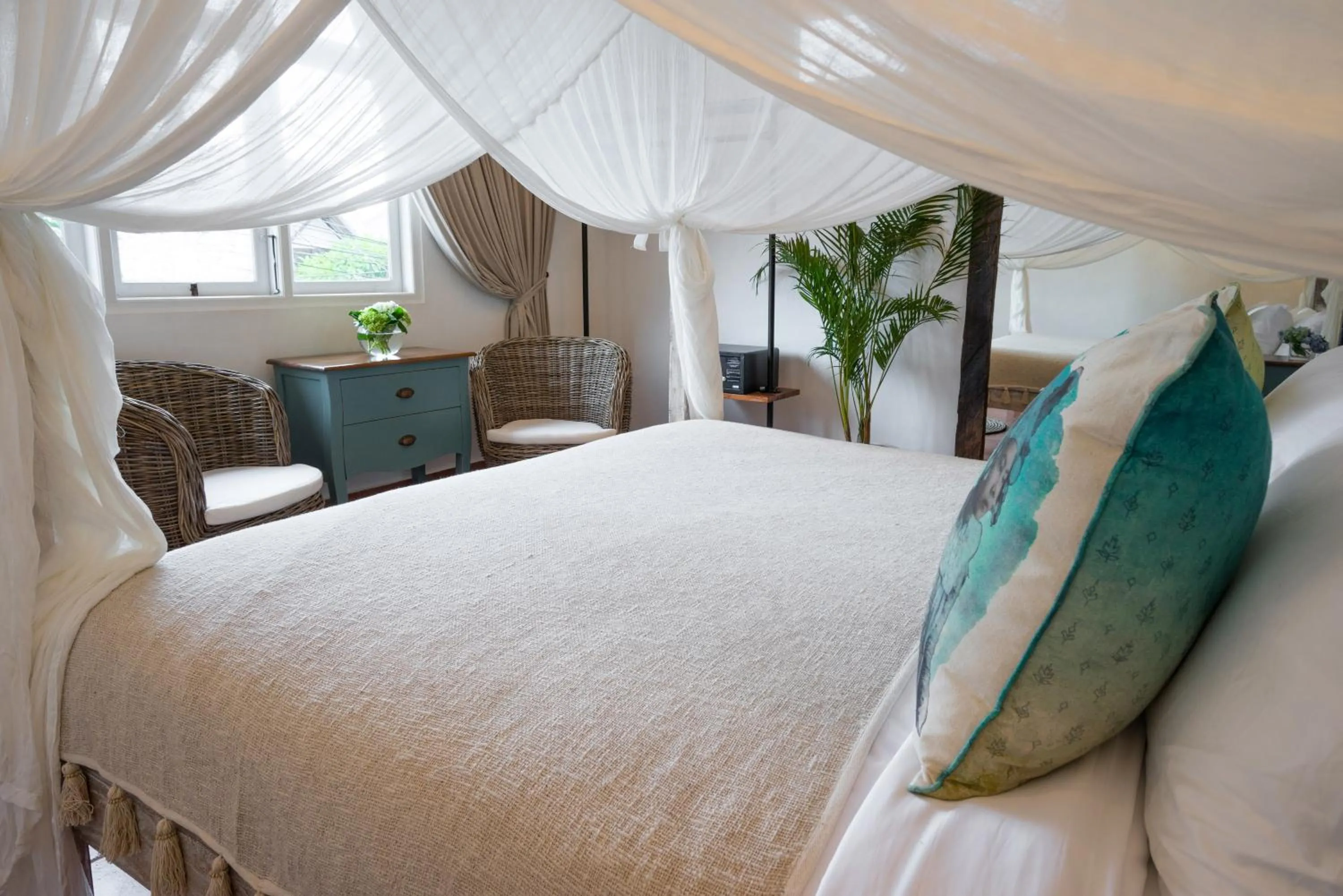 Bedroom, Bed in Smiling Cactus Villas Seminyak