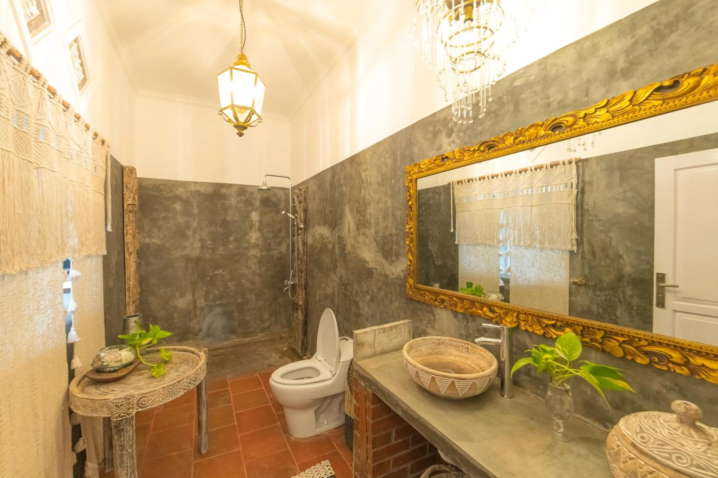 Shower in Smiling Cactus Villas Seminyak