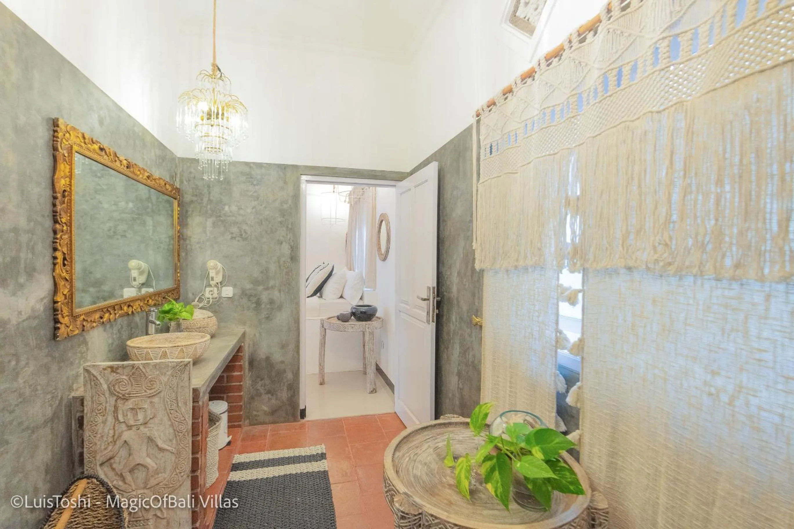 Shower in Smiling Cactus Villas Seminyak