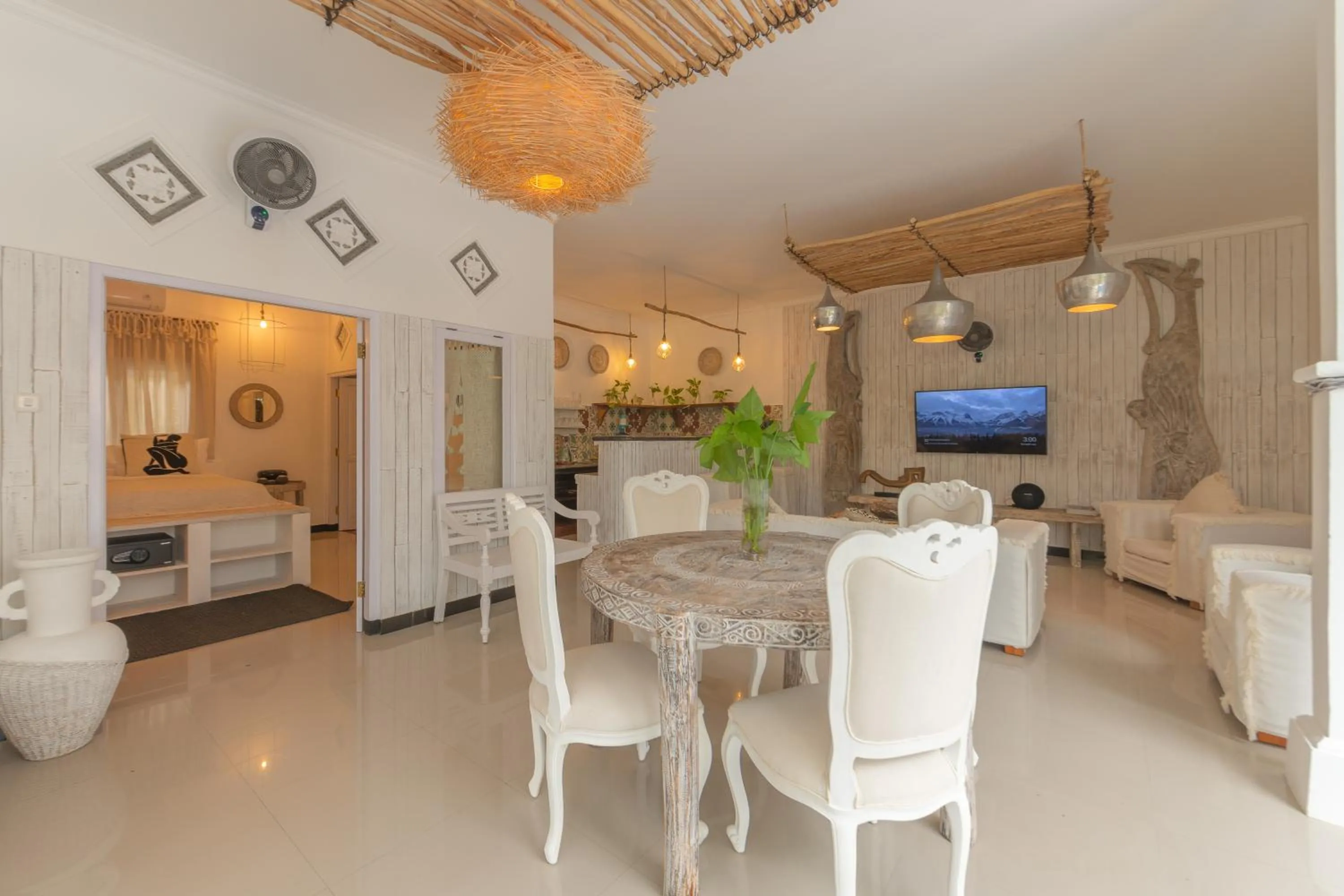 Dining area in Smiling Cactus Villas Seminyak