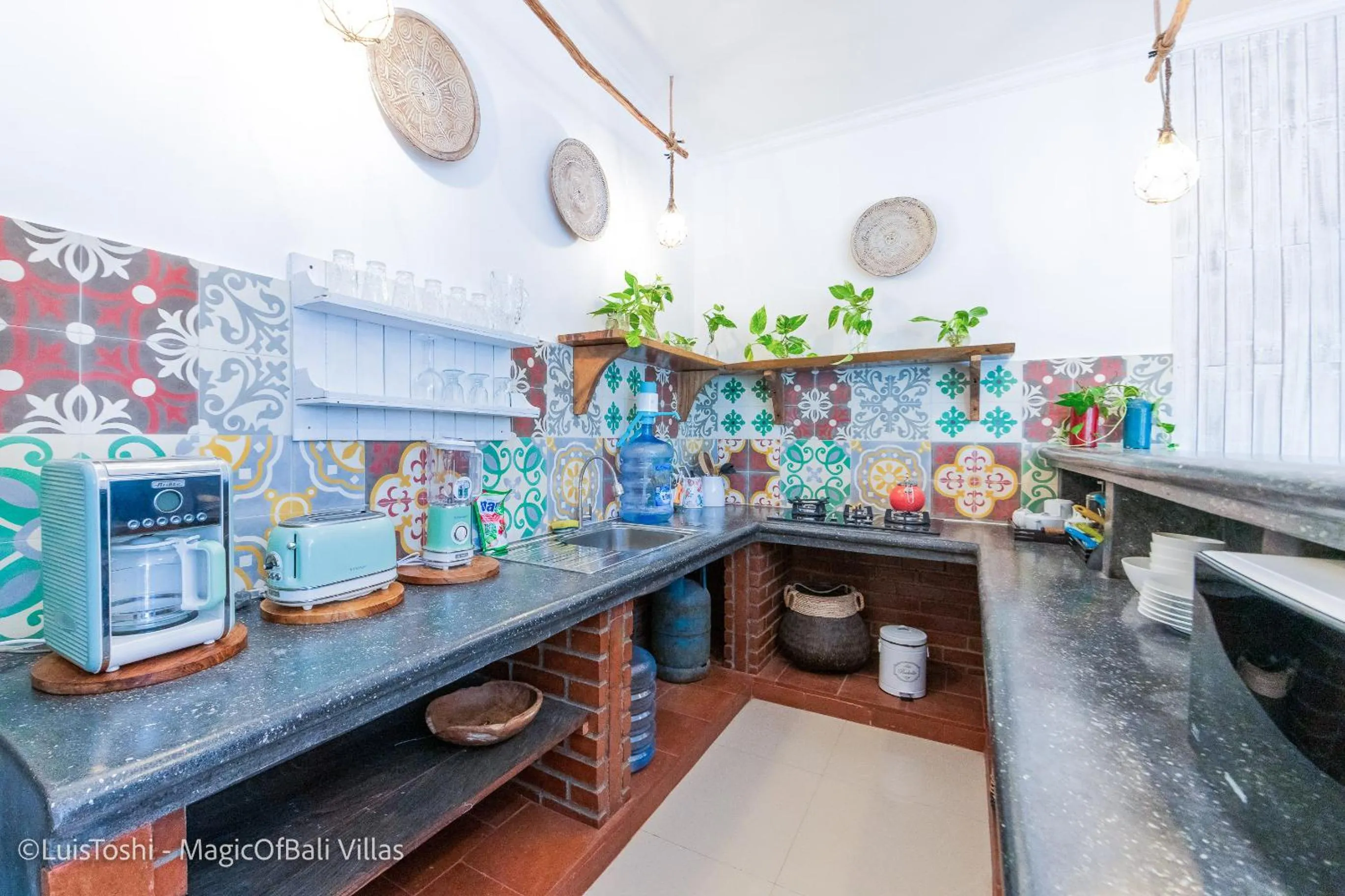 Kitchen or kitchenette in Smiling Cactus Villas Seminyak