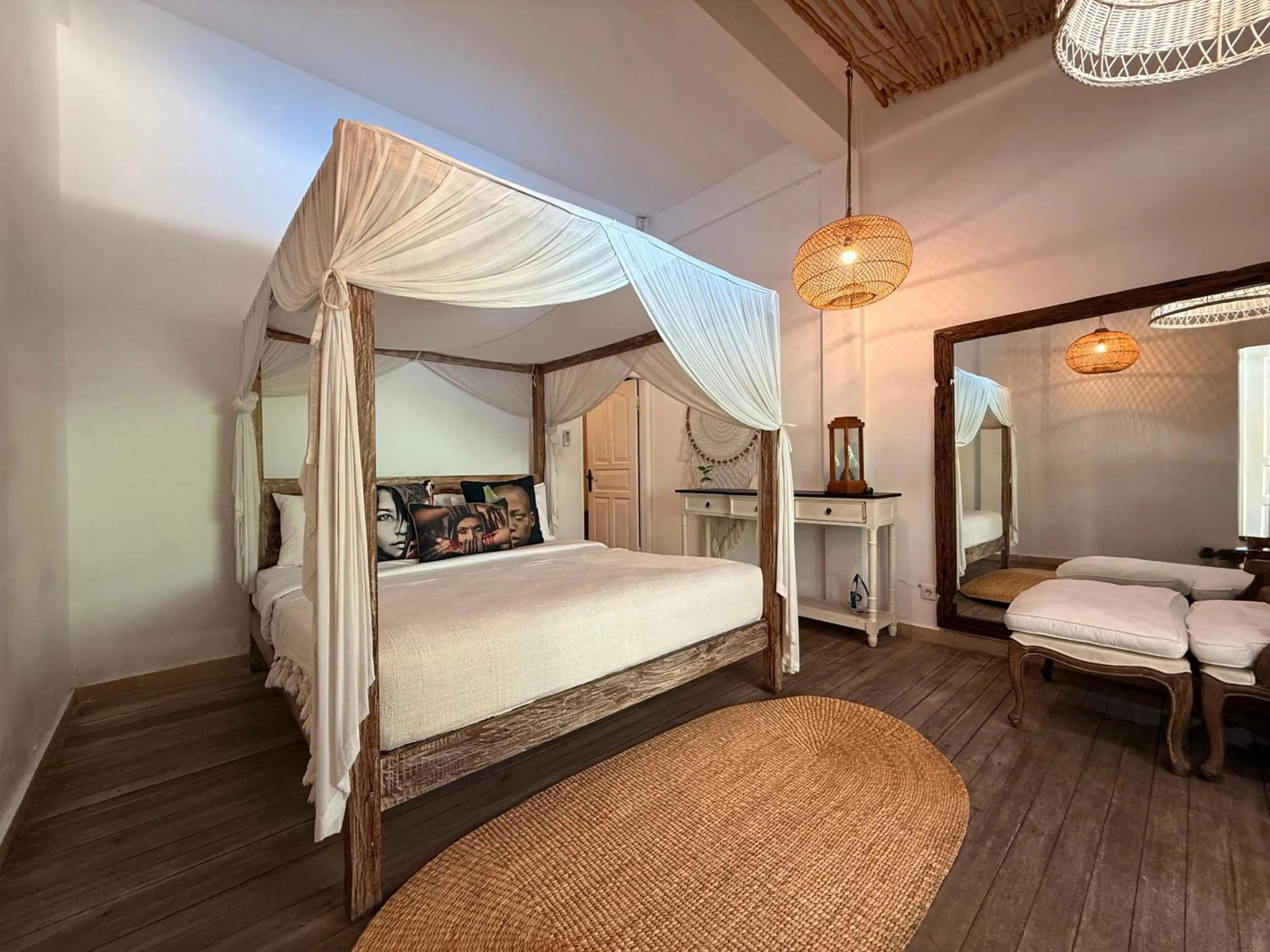 Bed in Smiling Cactus Villas Seminyak