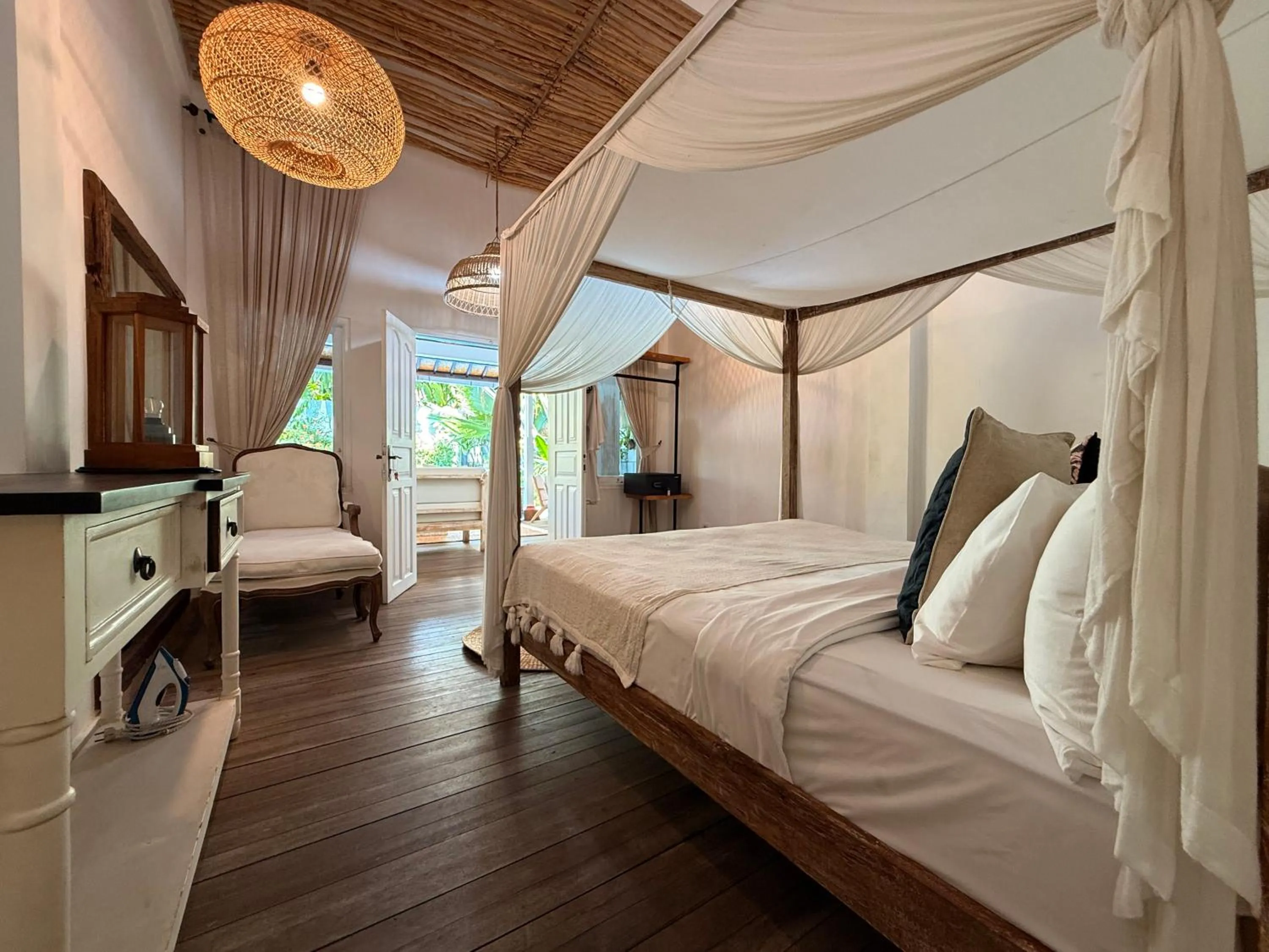 Bed in Smiling Cactus Villas Seminyak