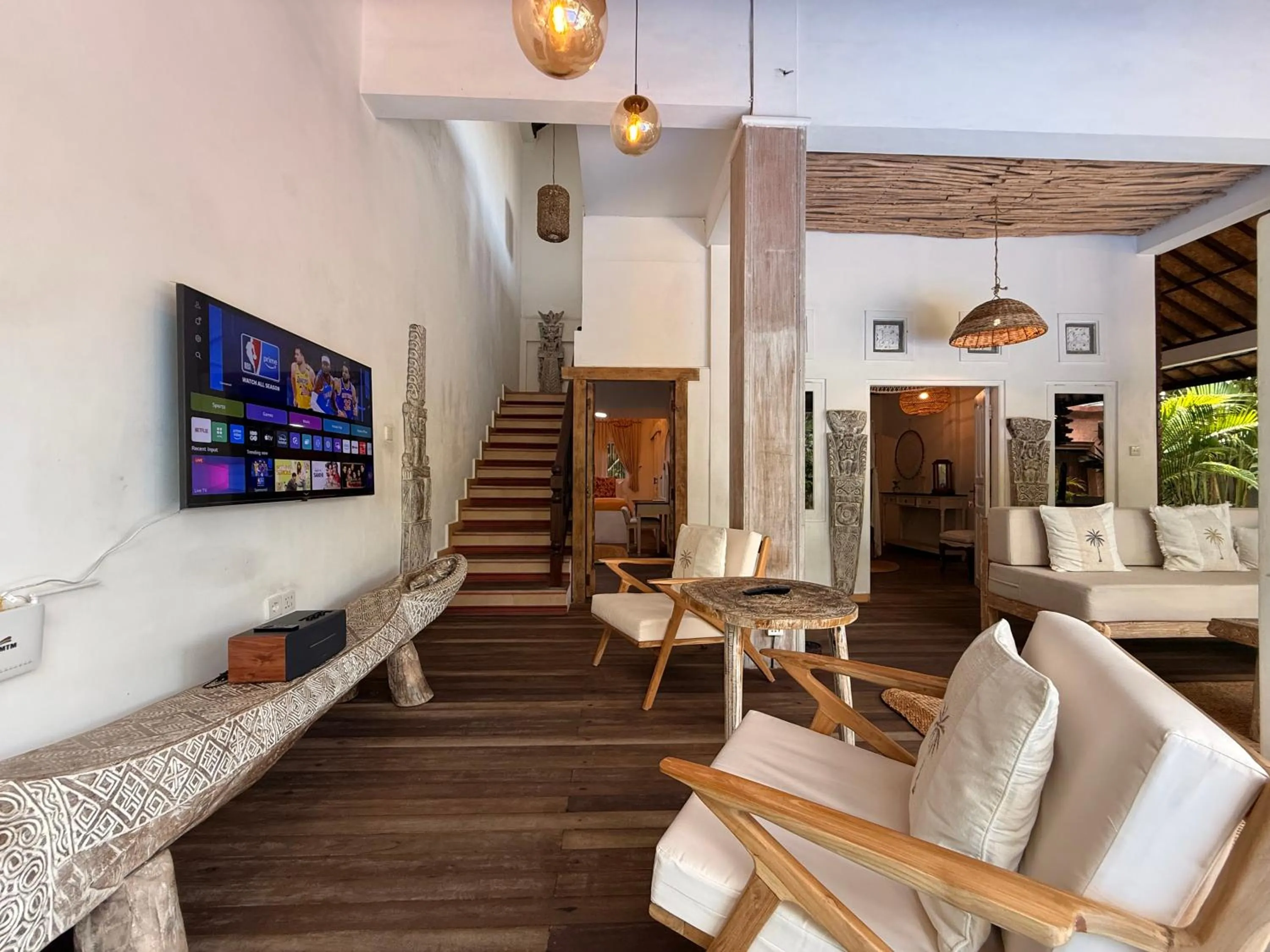 Communal lounge/ TV room in Smiling Cactus Villas Seminyak