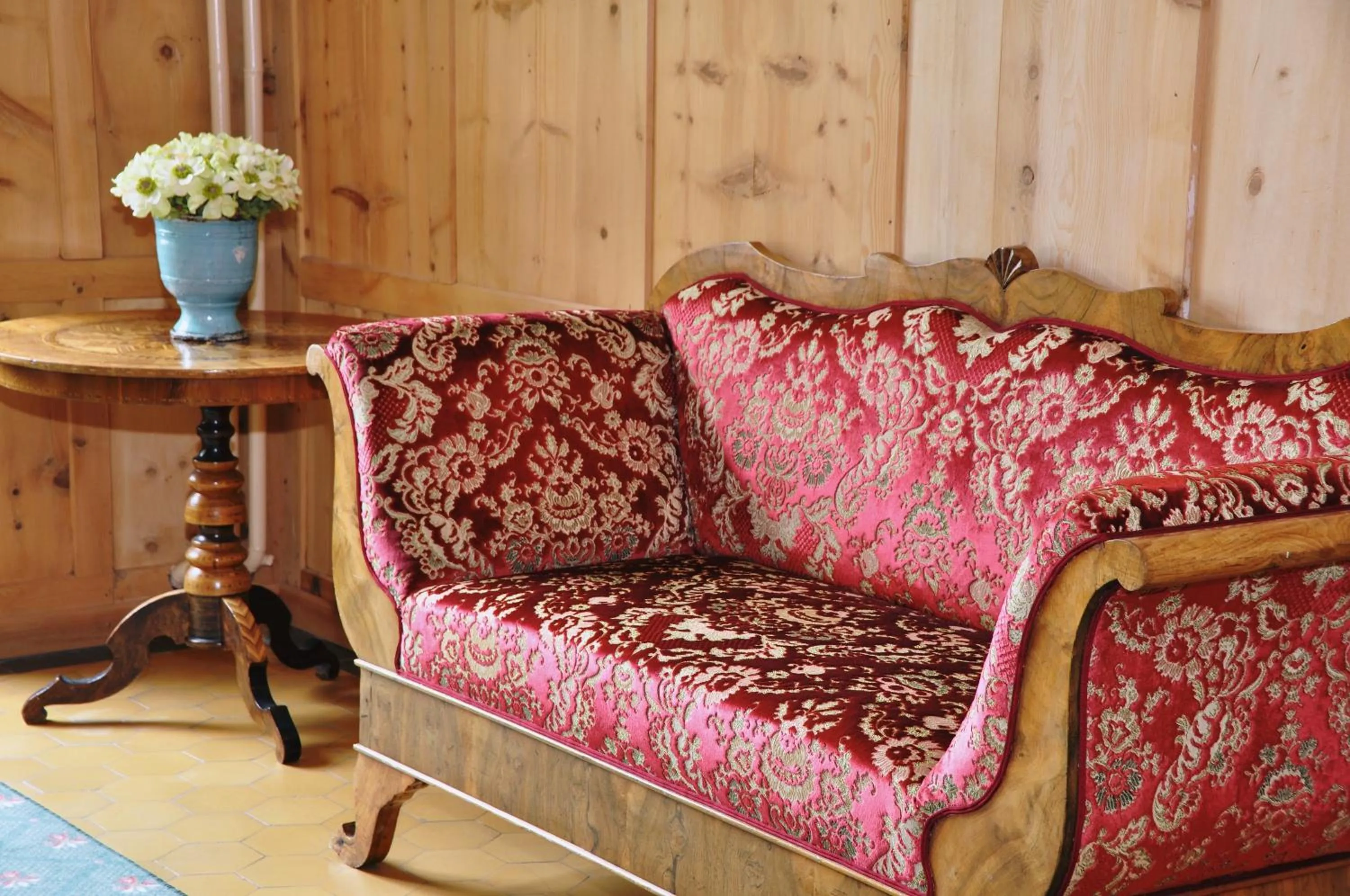 Seating area in Hotel Fravi
