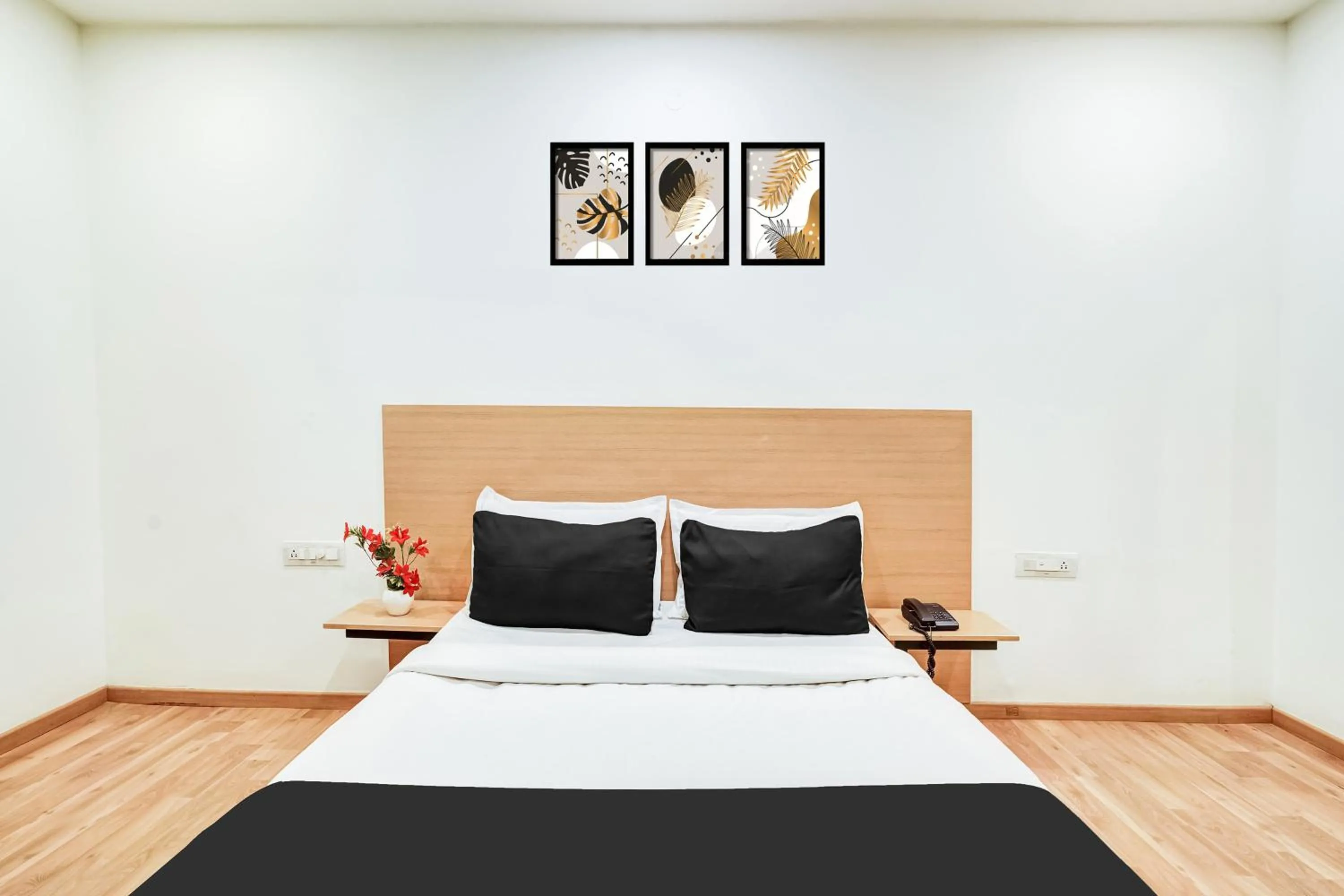 Bedroom, Bed in Super Townhouse RR Nagar