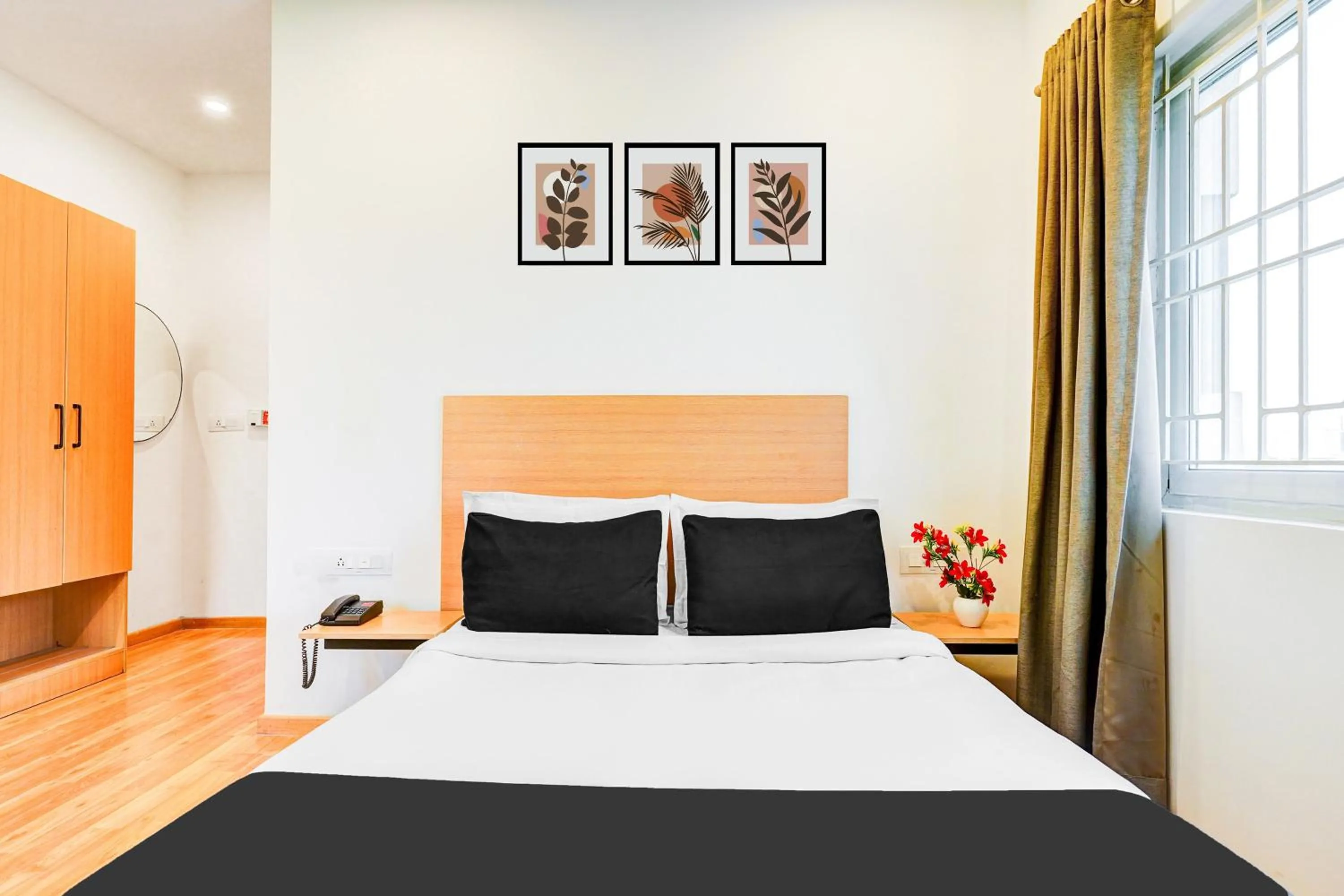 Bedroom, Bed in Super Townhouse RR Nagar