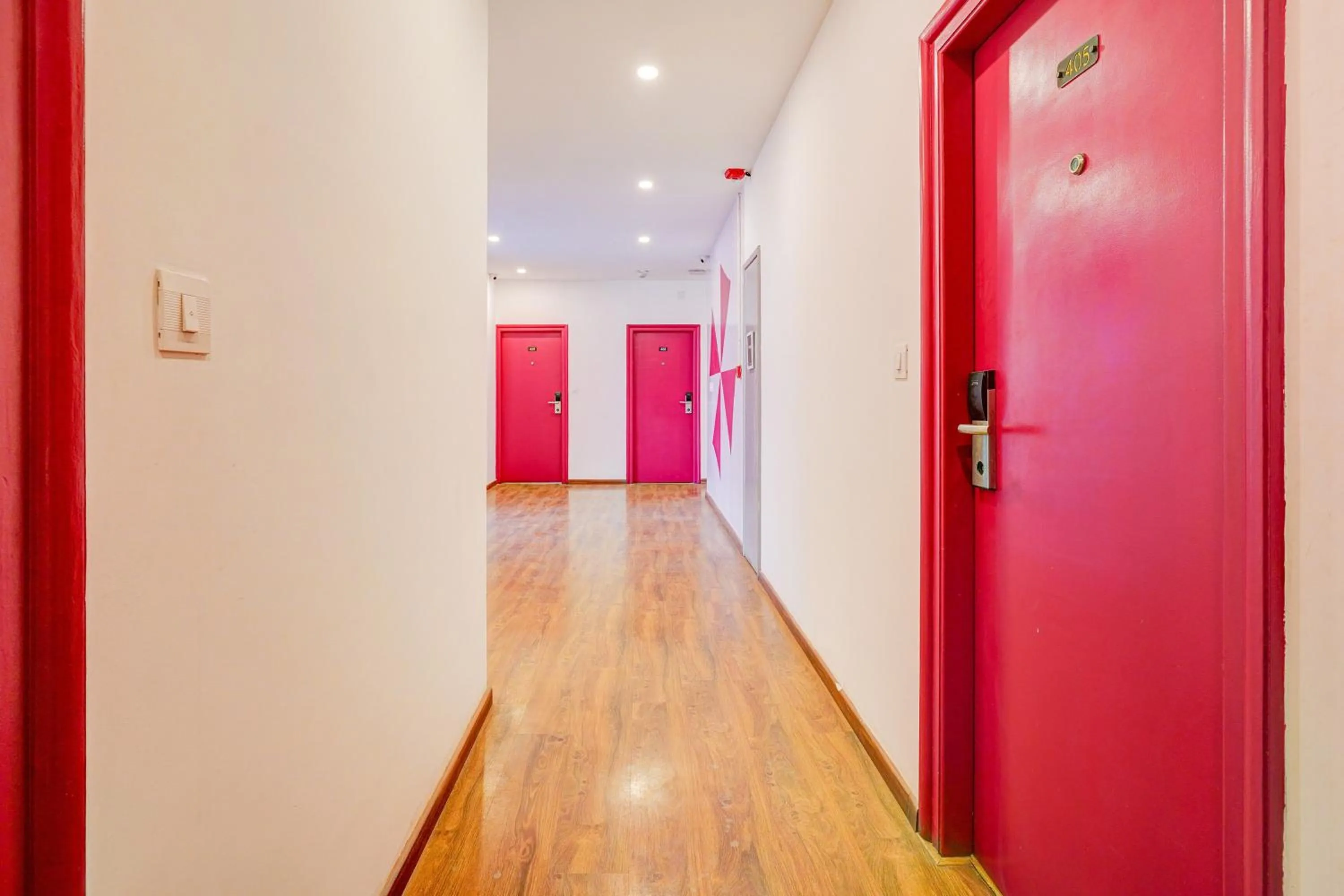 Lobby or reception in Super Townhouse RR Nagar