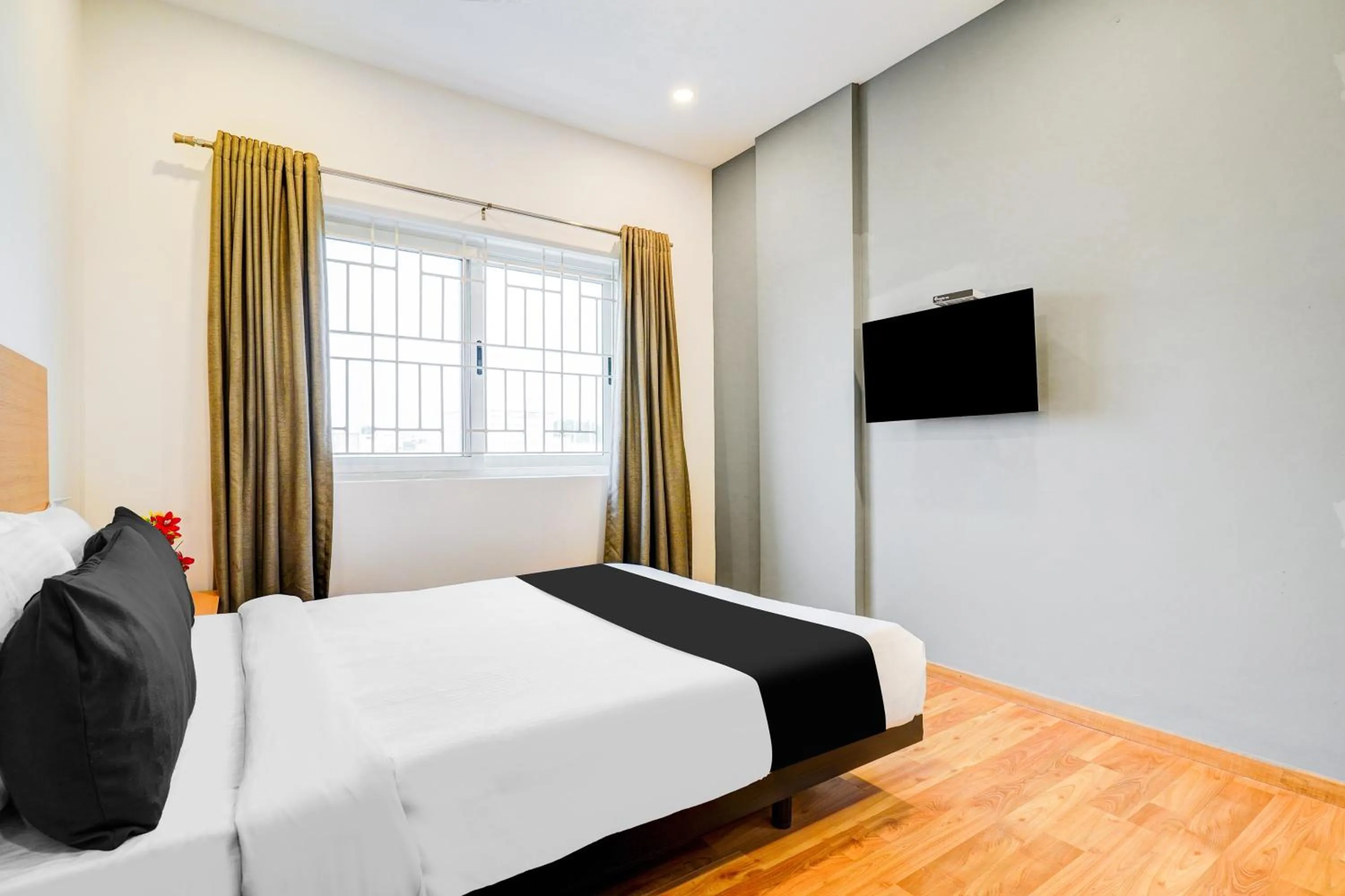 Bedroom, Bed in Super Townhouse RR Nagar