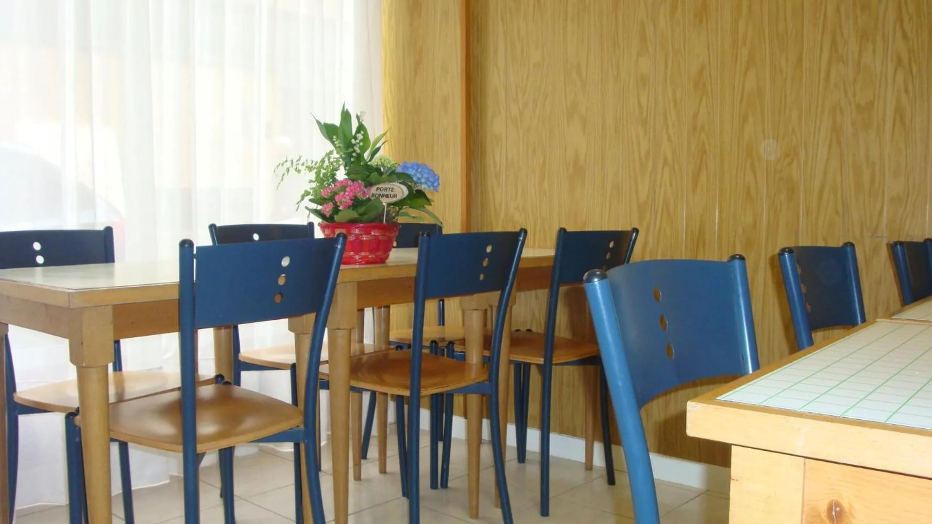 Restaurant/places to eat in Hotel des Vosges