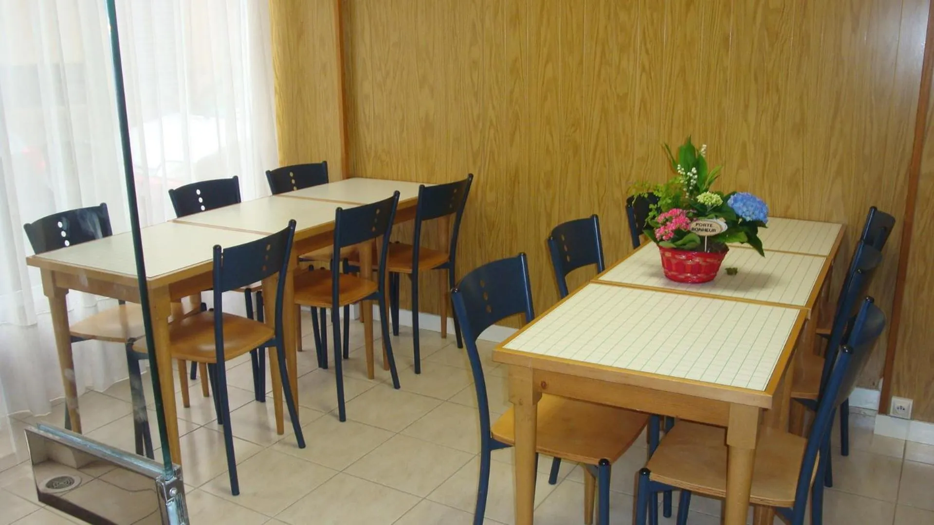 Restaurant/places to eat in Hotel des Vosges