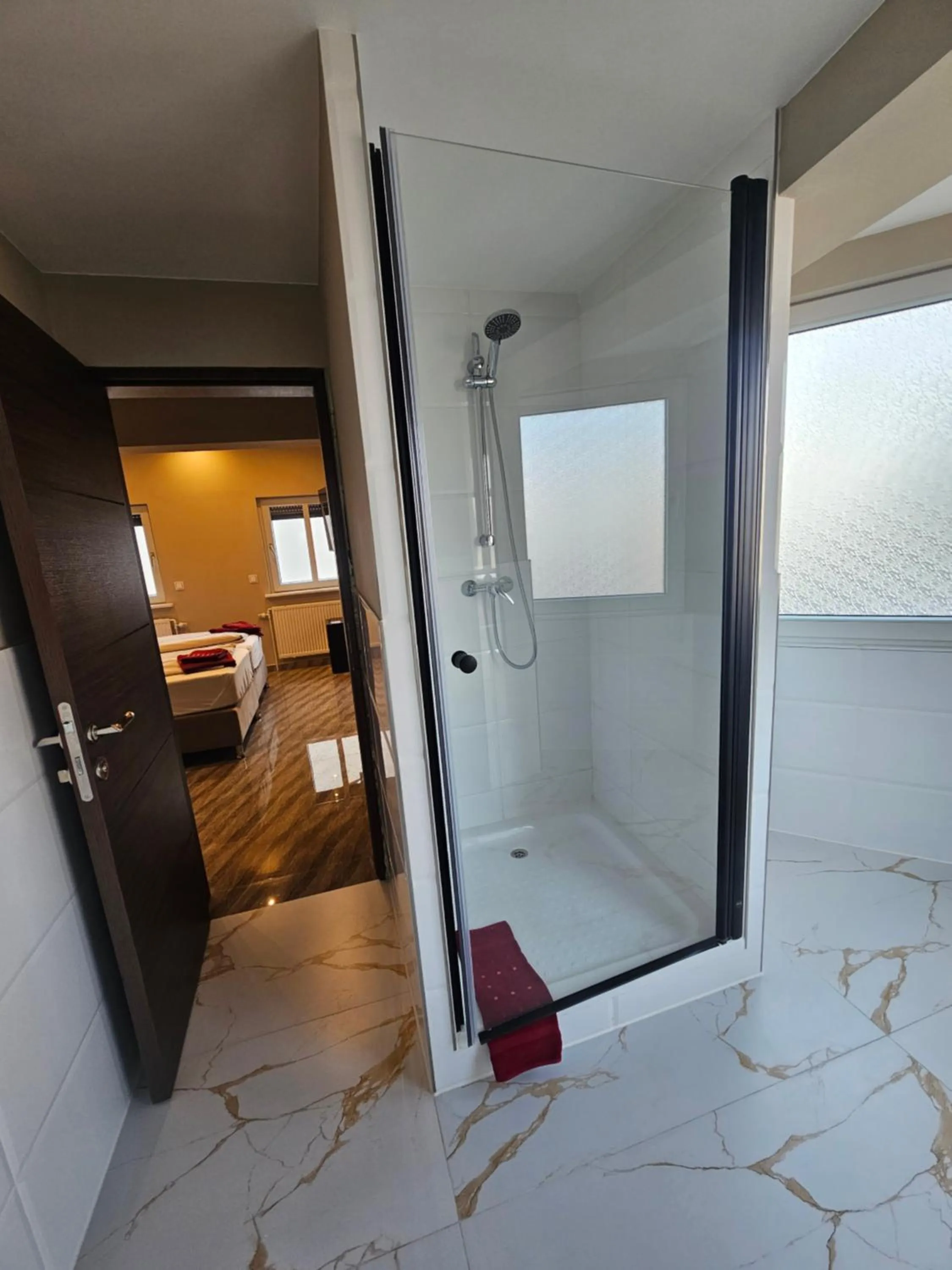 Bathroom, Bed in Hotel City Faber