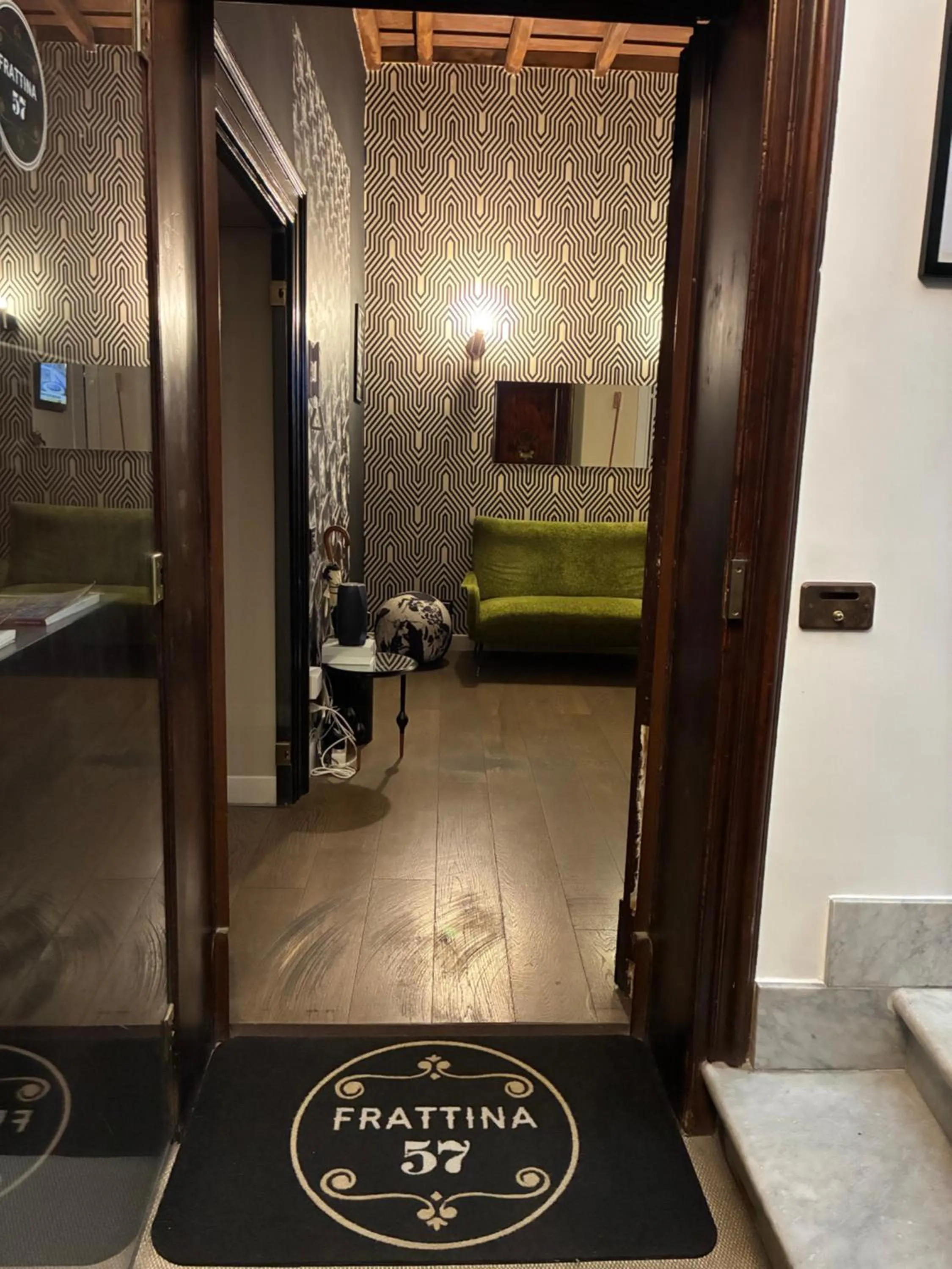 TV and multimedia, Bed in Frattina 57