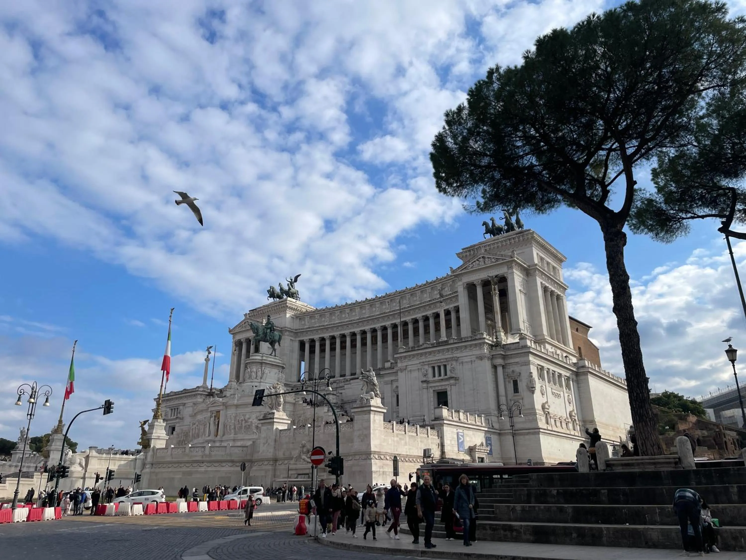 Nearby landmark in Frattina 57