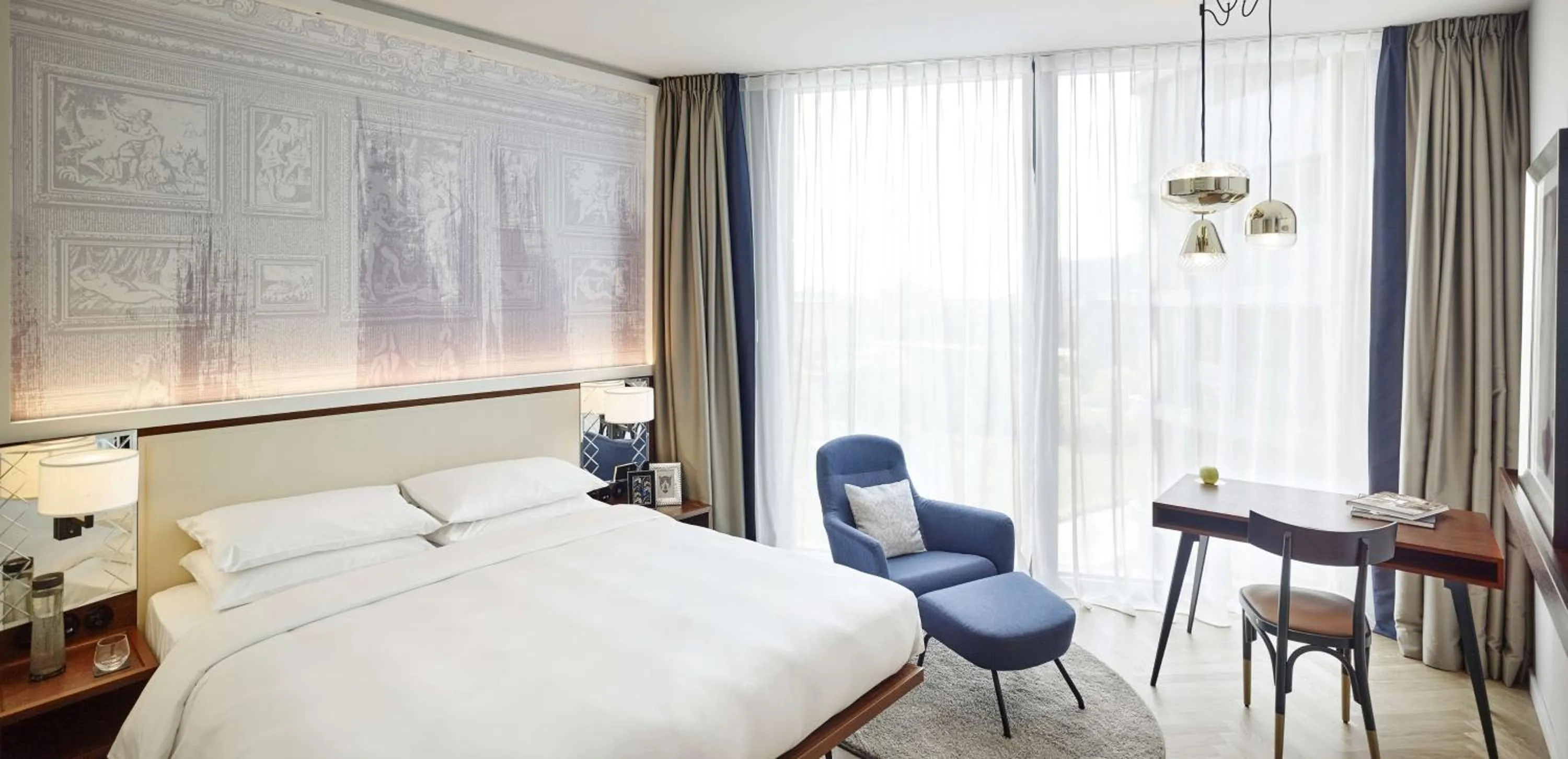 Photo of the whole room, Bed in Andaz Vienna Am Belvedere, By Hyatt