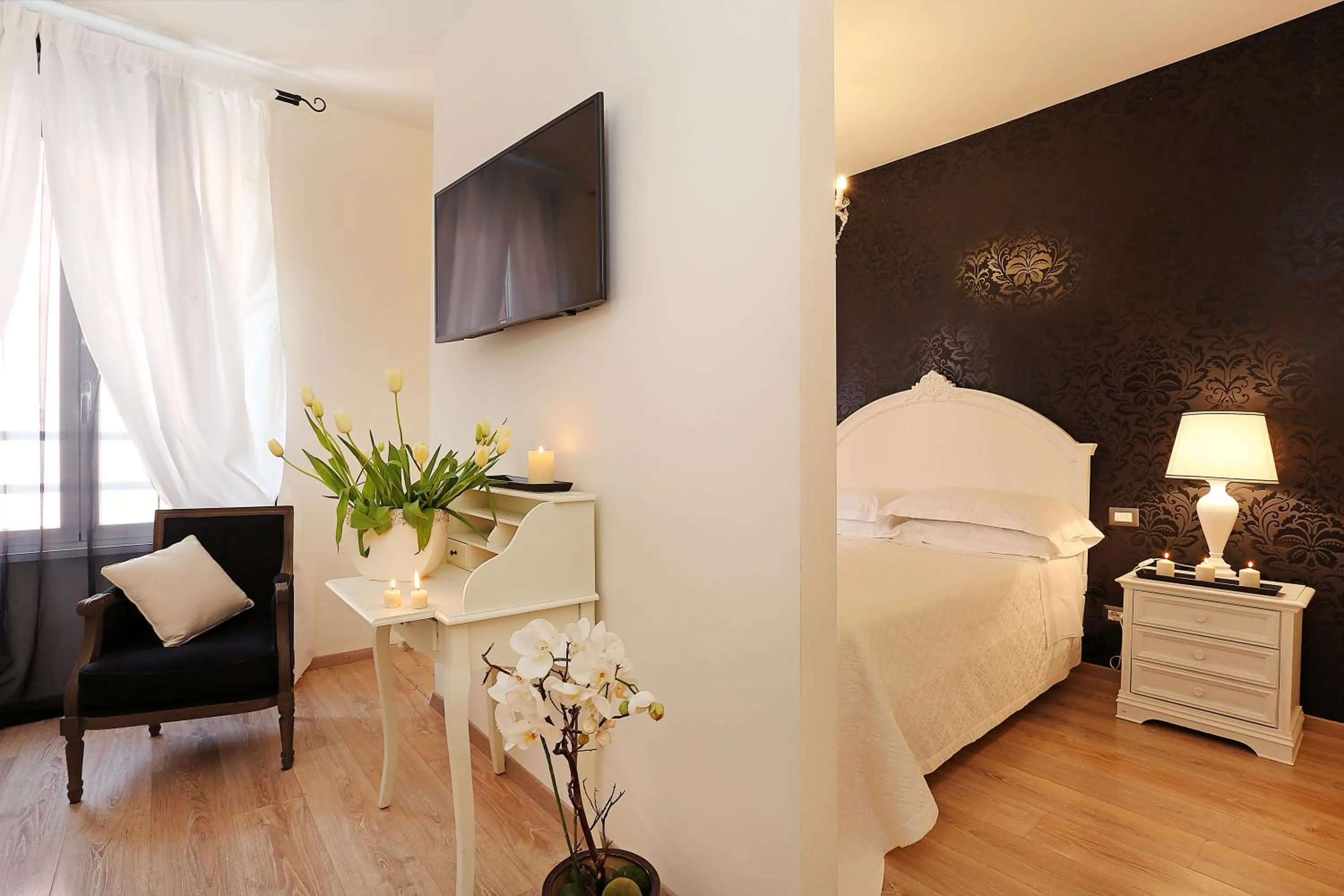 Bedroom, Bed in Daplace - HQH Colosseo