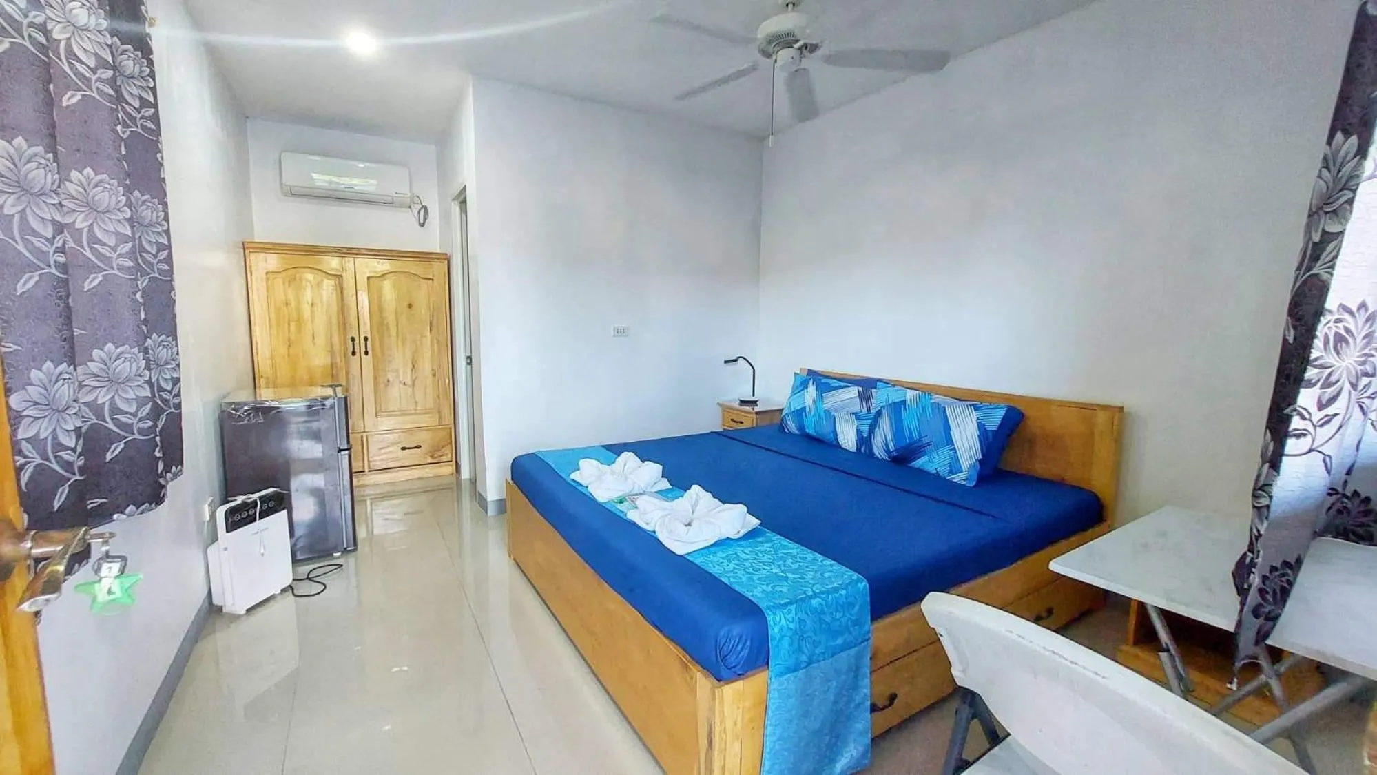 Bedroom, Bed in Beyond Island