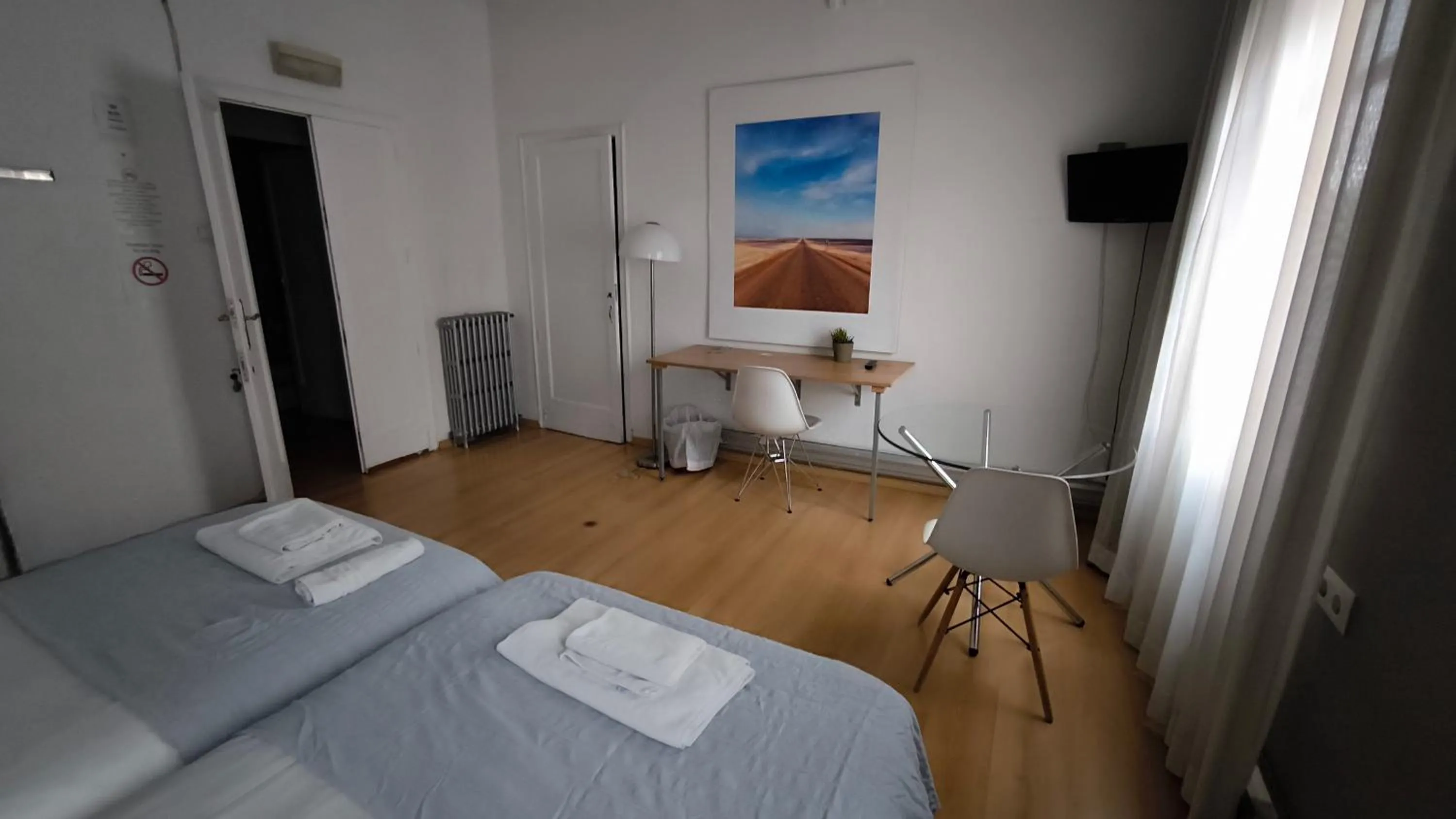 Bedroom, Bed in 7 Moons B&B