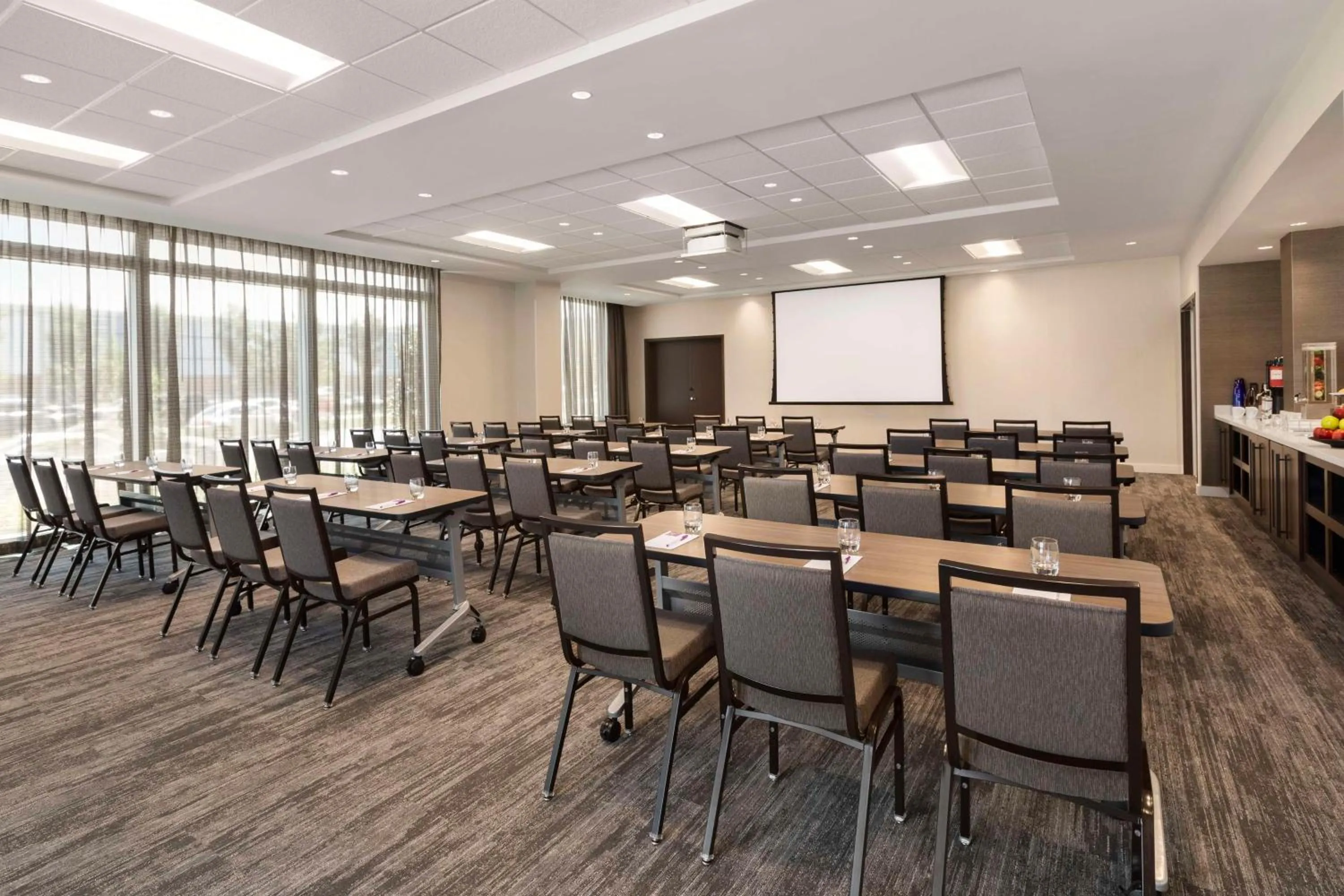 Meeting/conference room in Hyatt Place Virginia Beach Town Center