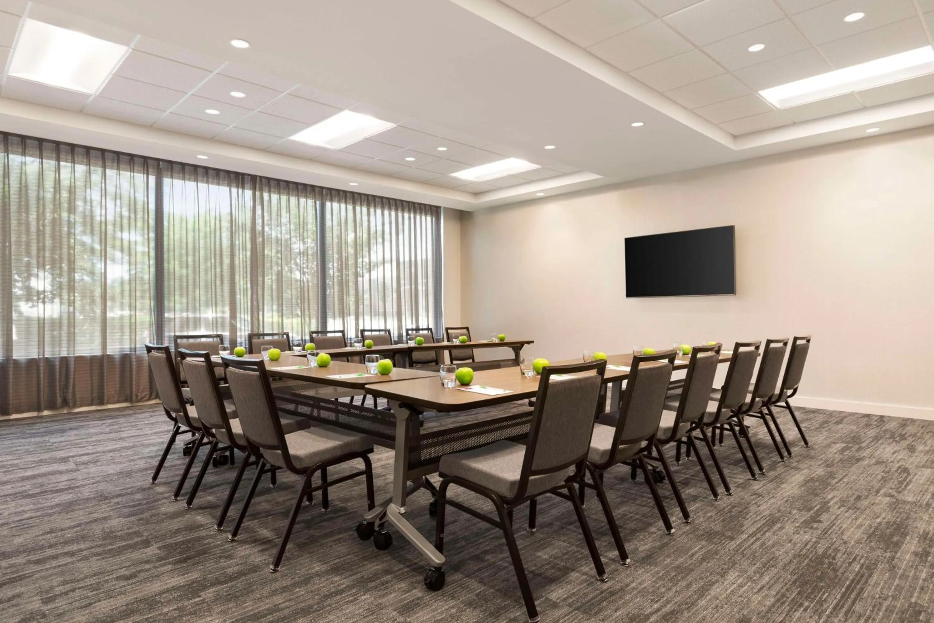 Meeting/conference room in Hyatt Place Virginia Beach Town Center