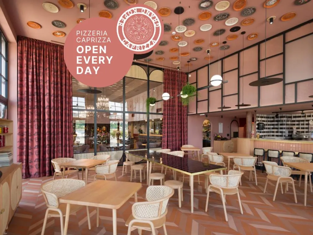 Restaurant/places to eat in Hotel Grand Koper