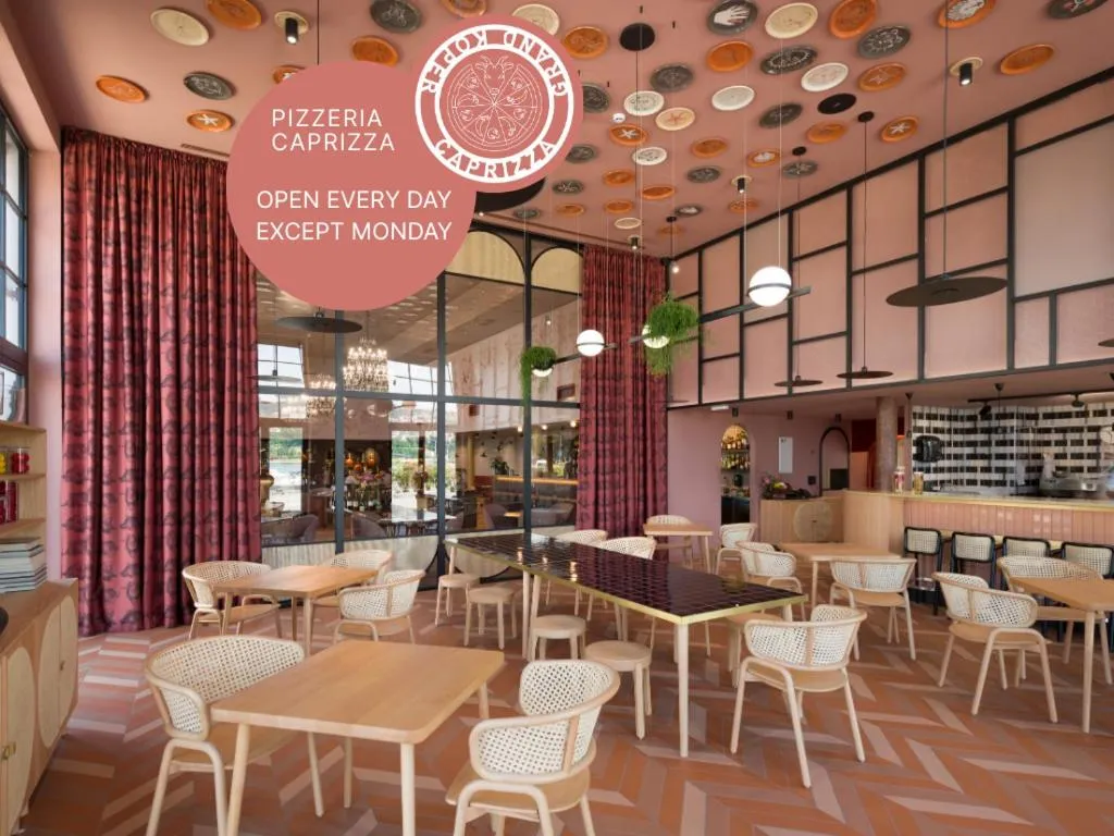 Restaurant/places to eat in Hotel Grand Koper