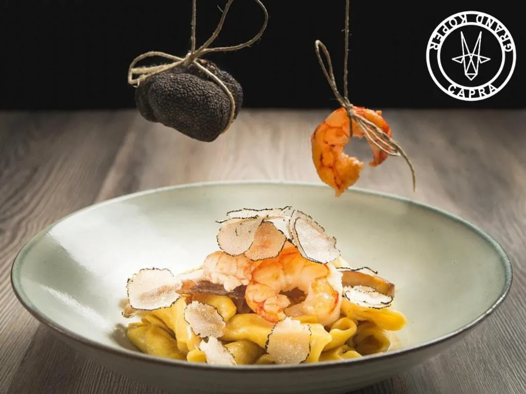 Food and drinks in Hotel Grand Koper