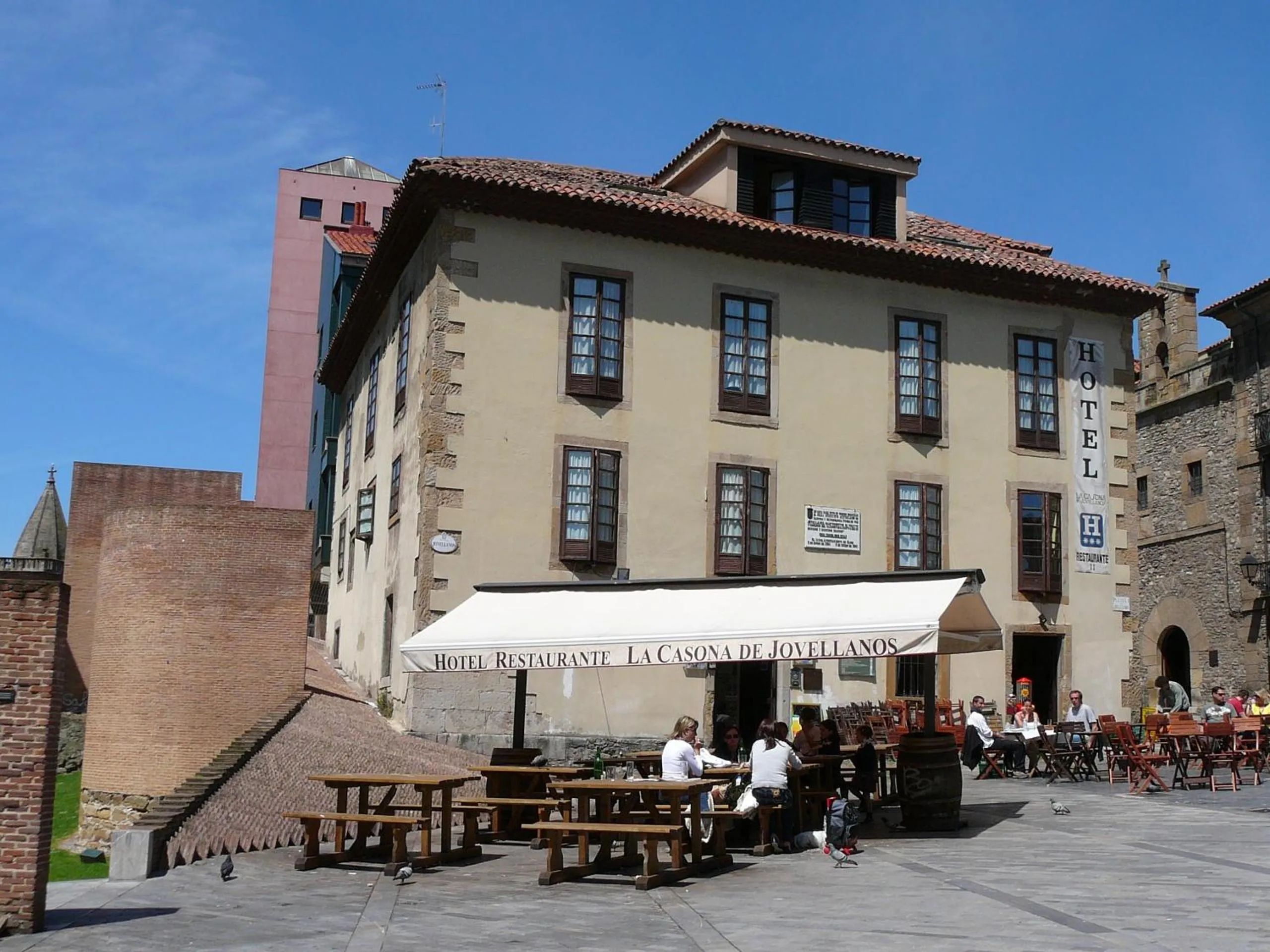 Facade/entrance in La Casona de Jovellanos