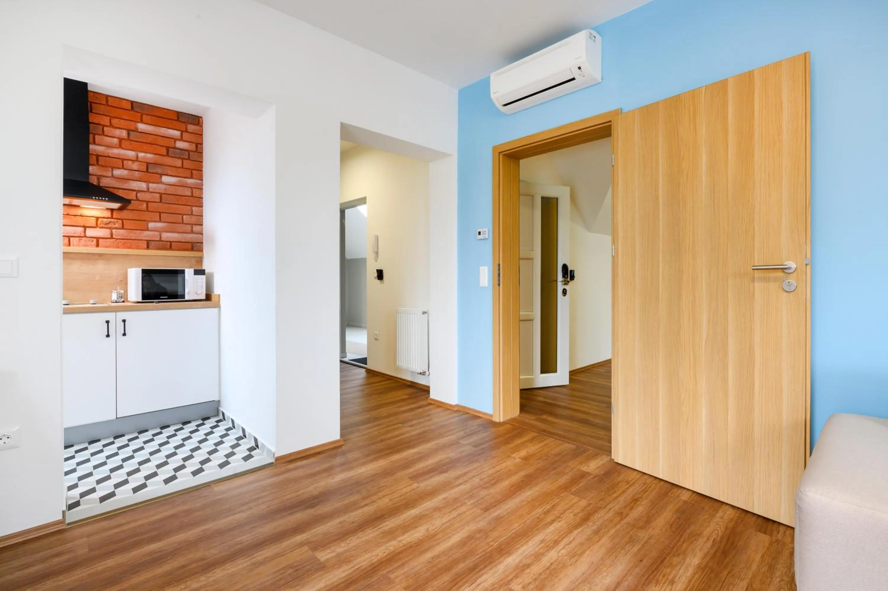 Photo of the whole room in Berill Suites